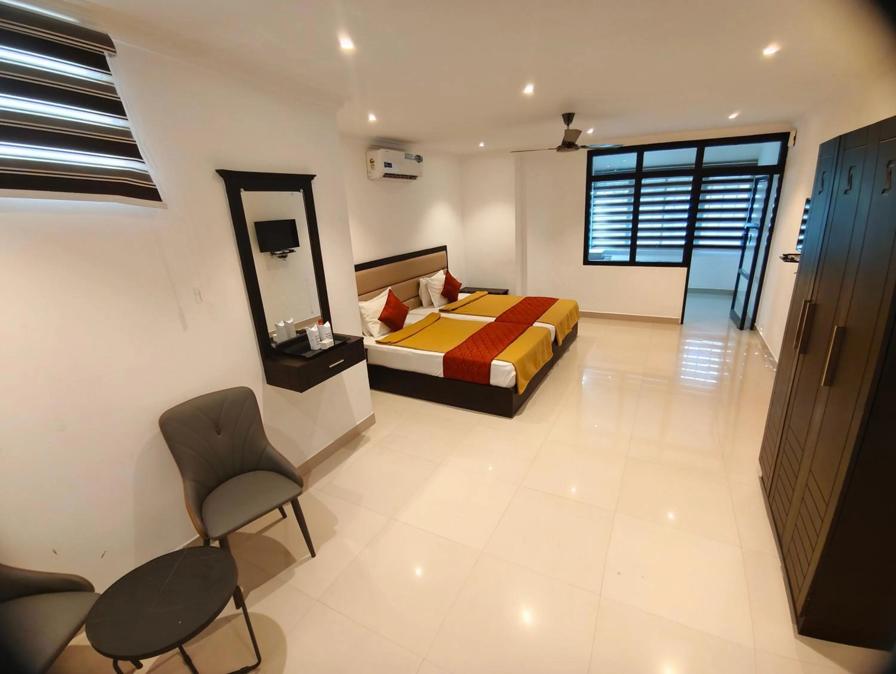 Living room, Bed in Spring Valley Resort