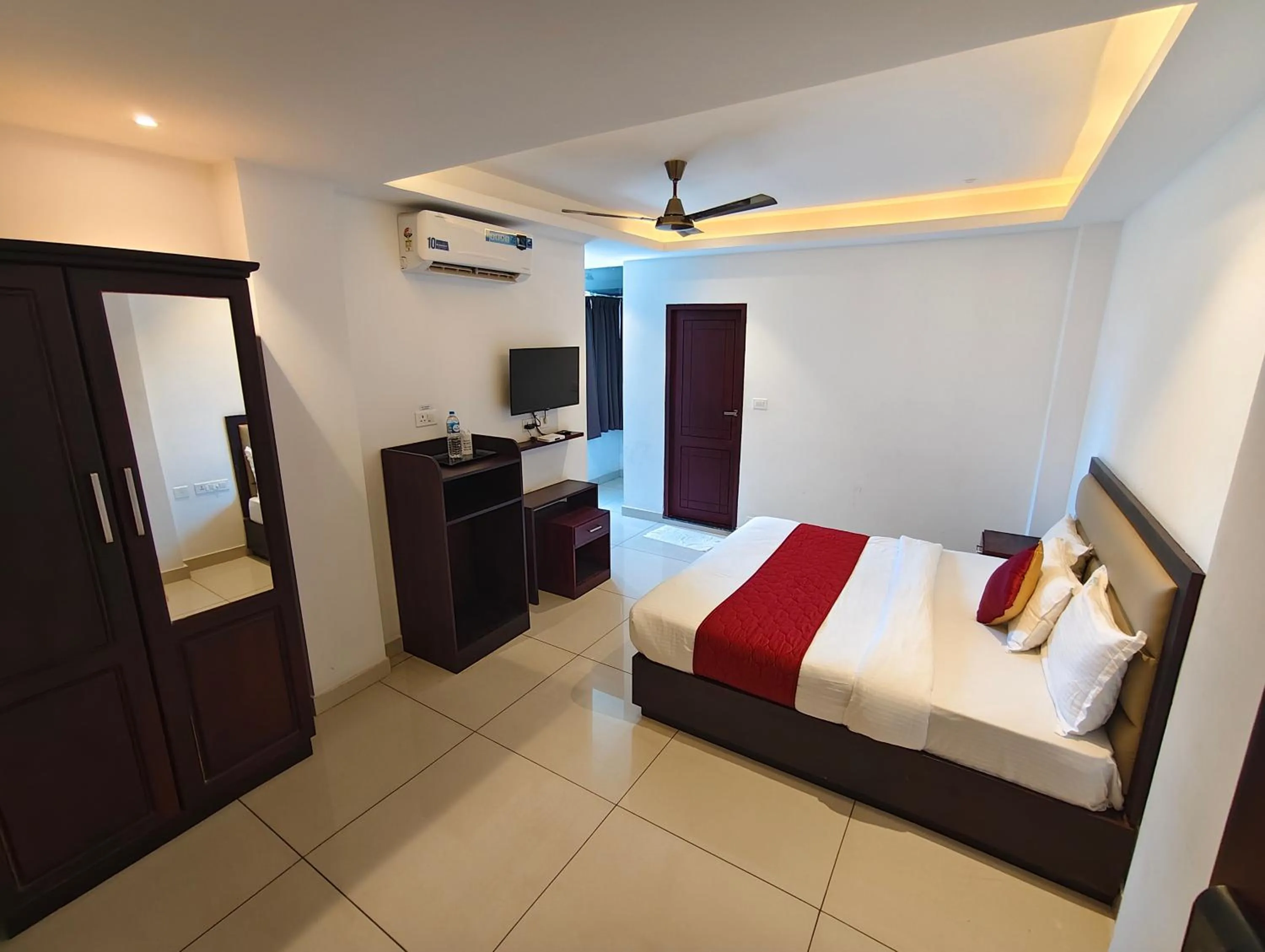 Bedroom, Bed in Spring Valley Resort