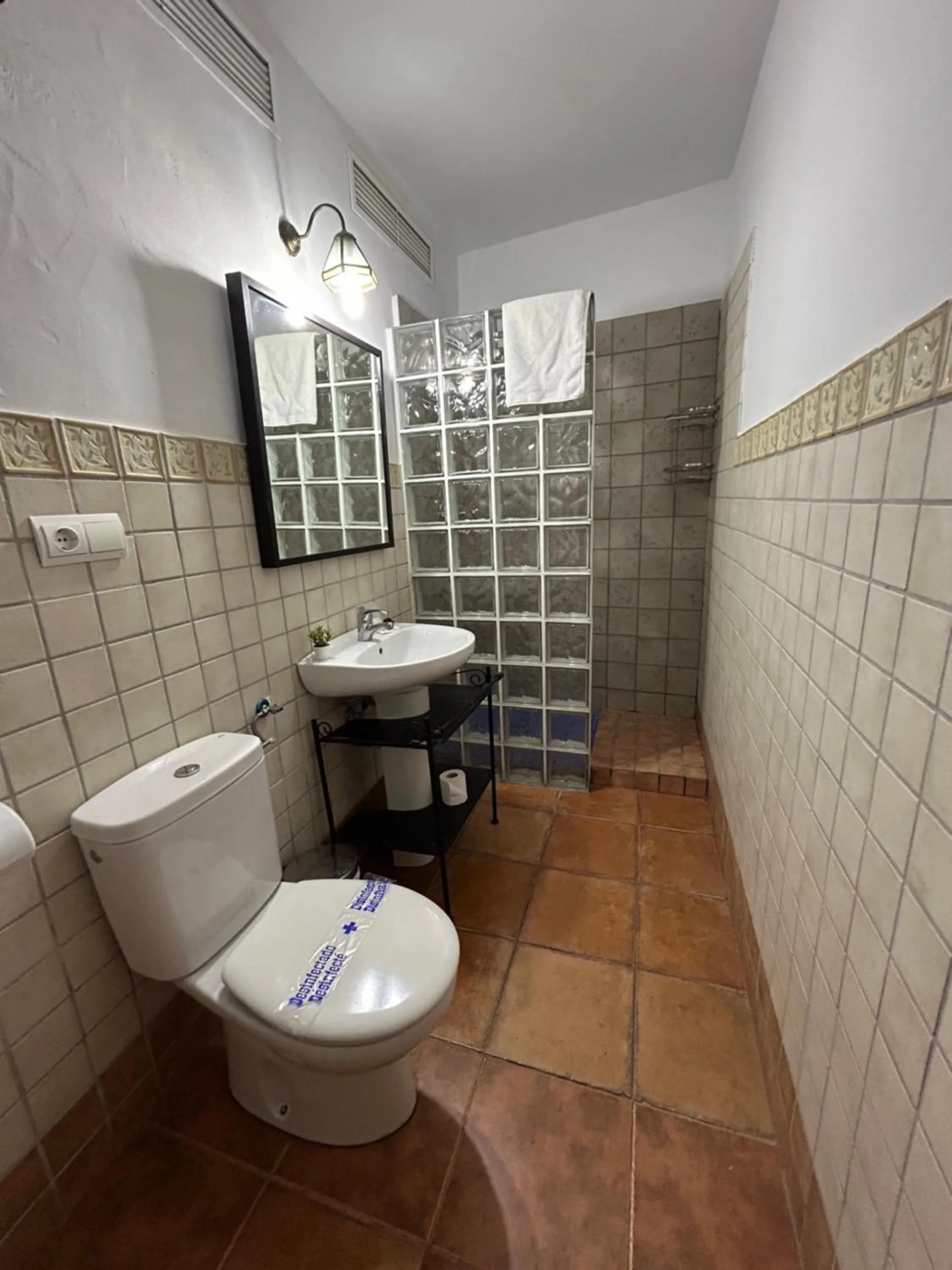 Toilet in Hotel Al-Andalus