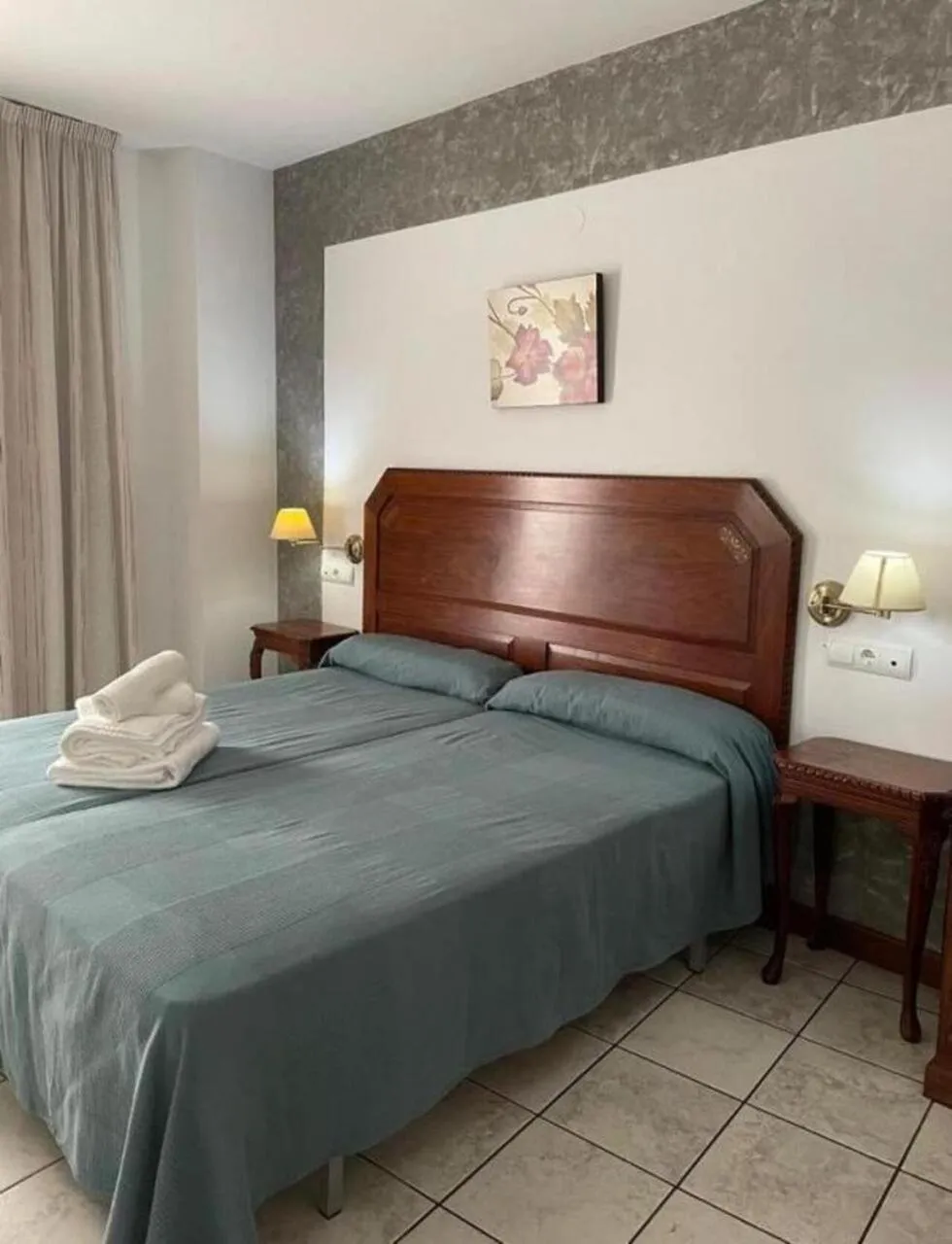 Photo of the whole room in Hotel Al-Andalus