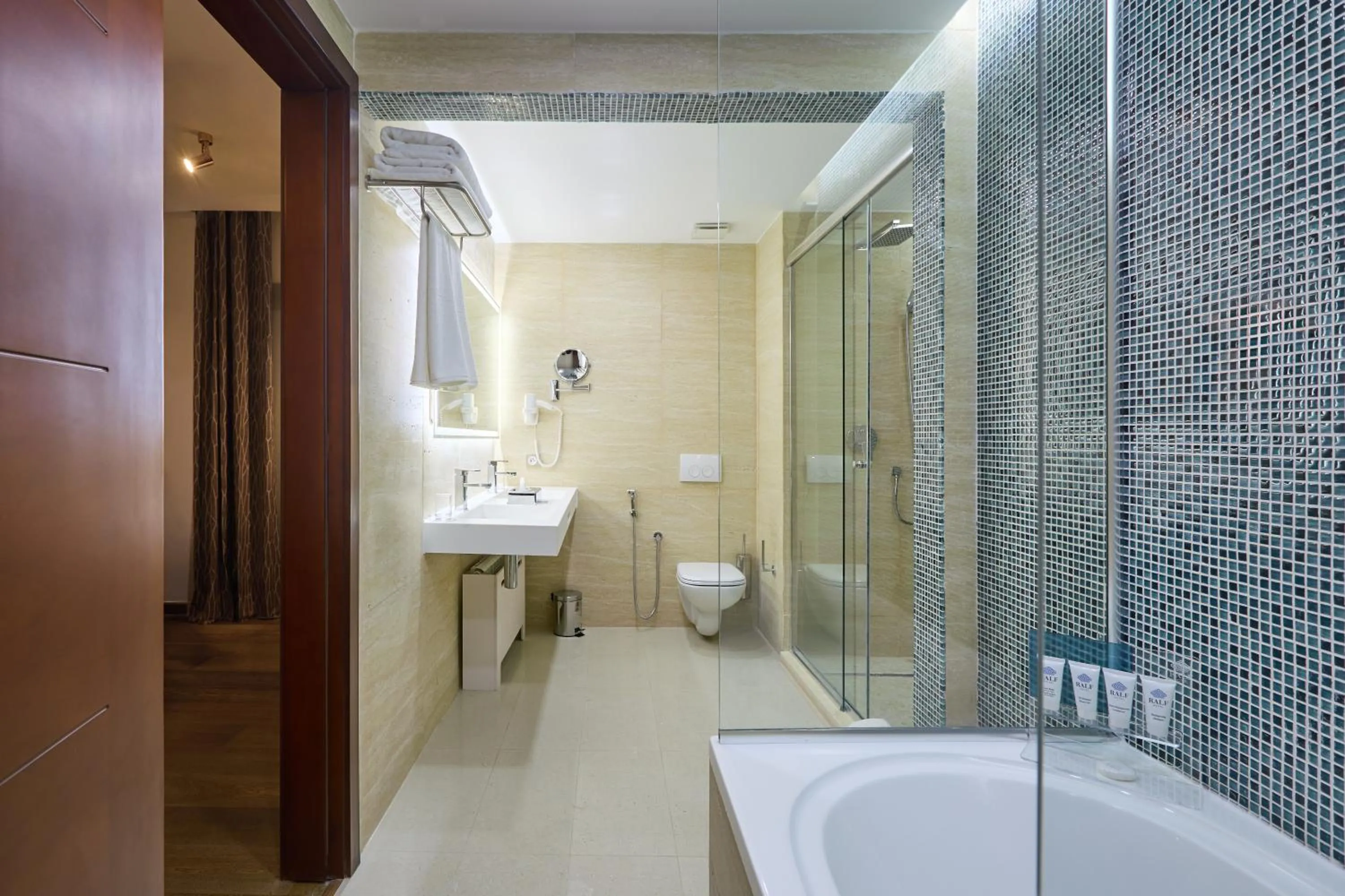 Bathroom in Hôtel RALF