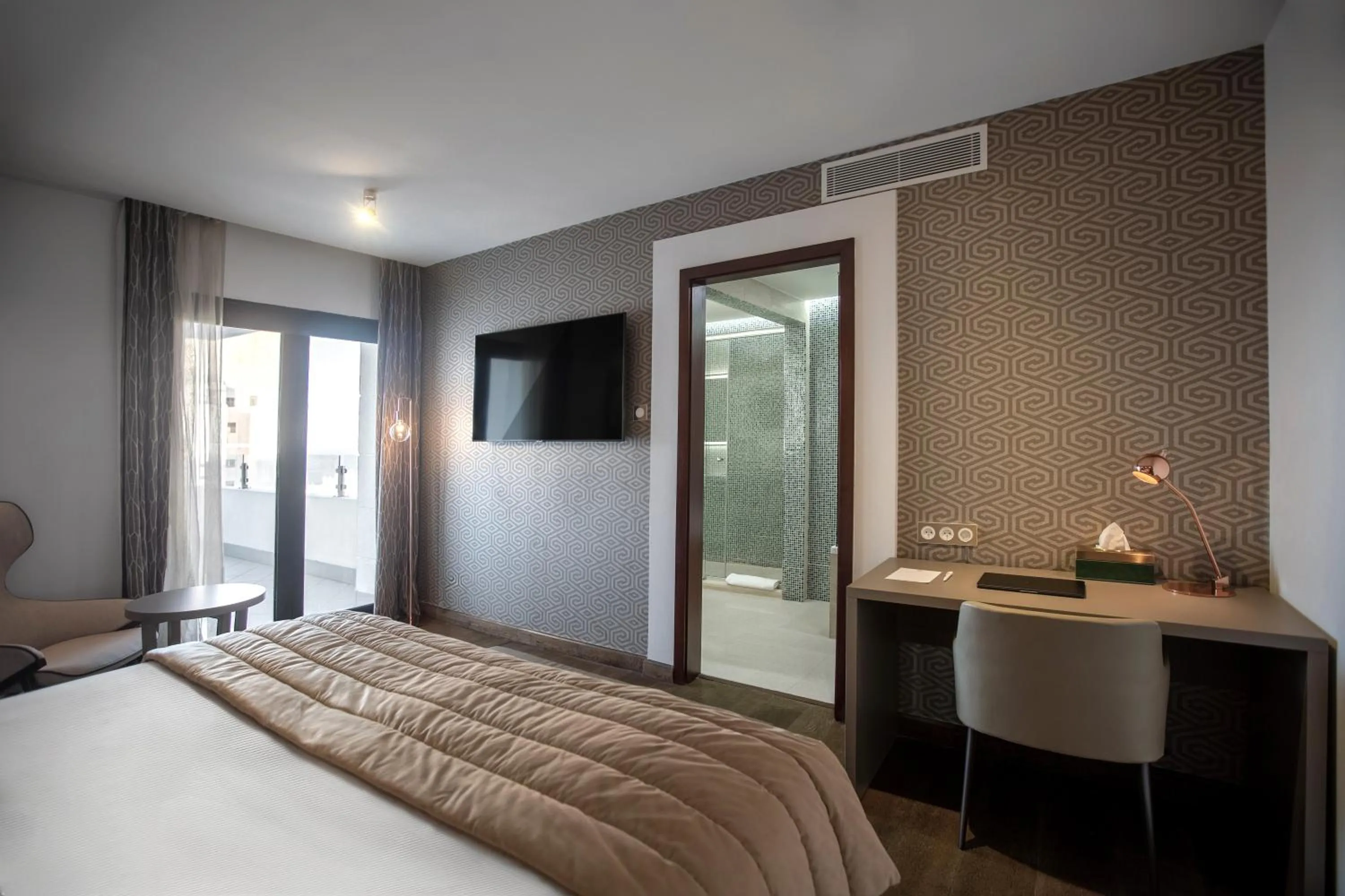 Photo of the whole room, Bed in Hôtel RALF