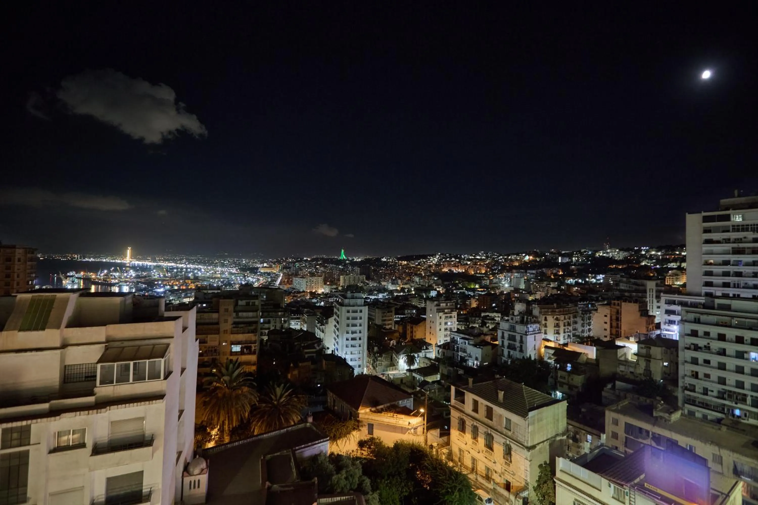 Night in Hôtel RALF