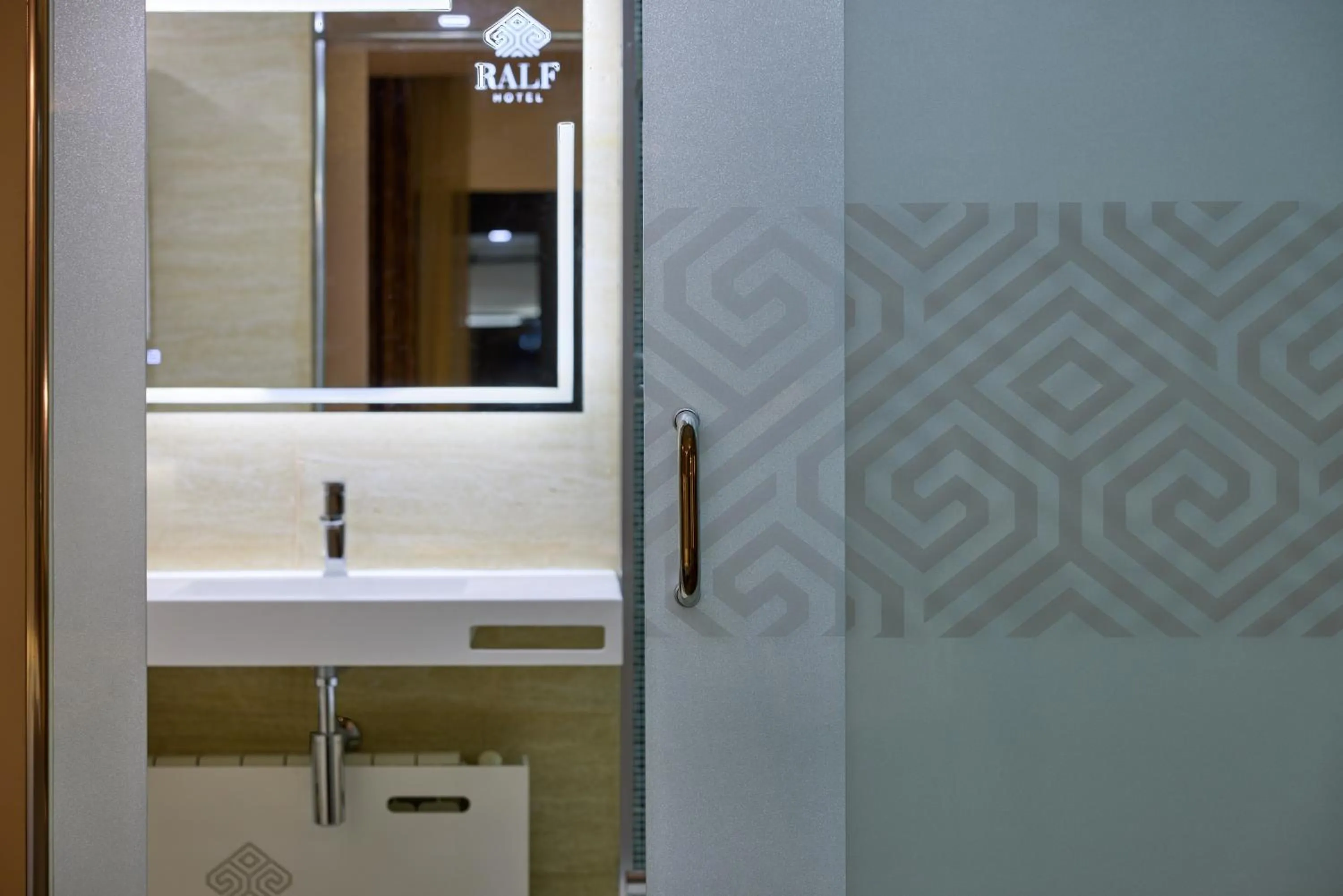 Bathroom in Hôtel RALF