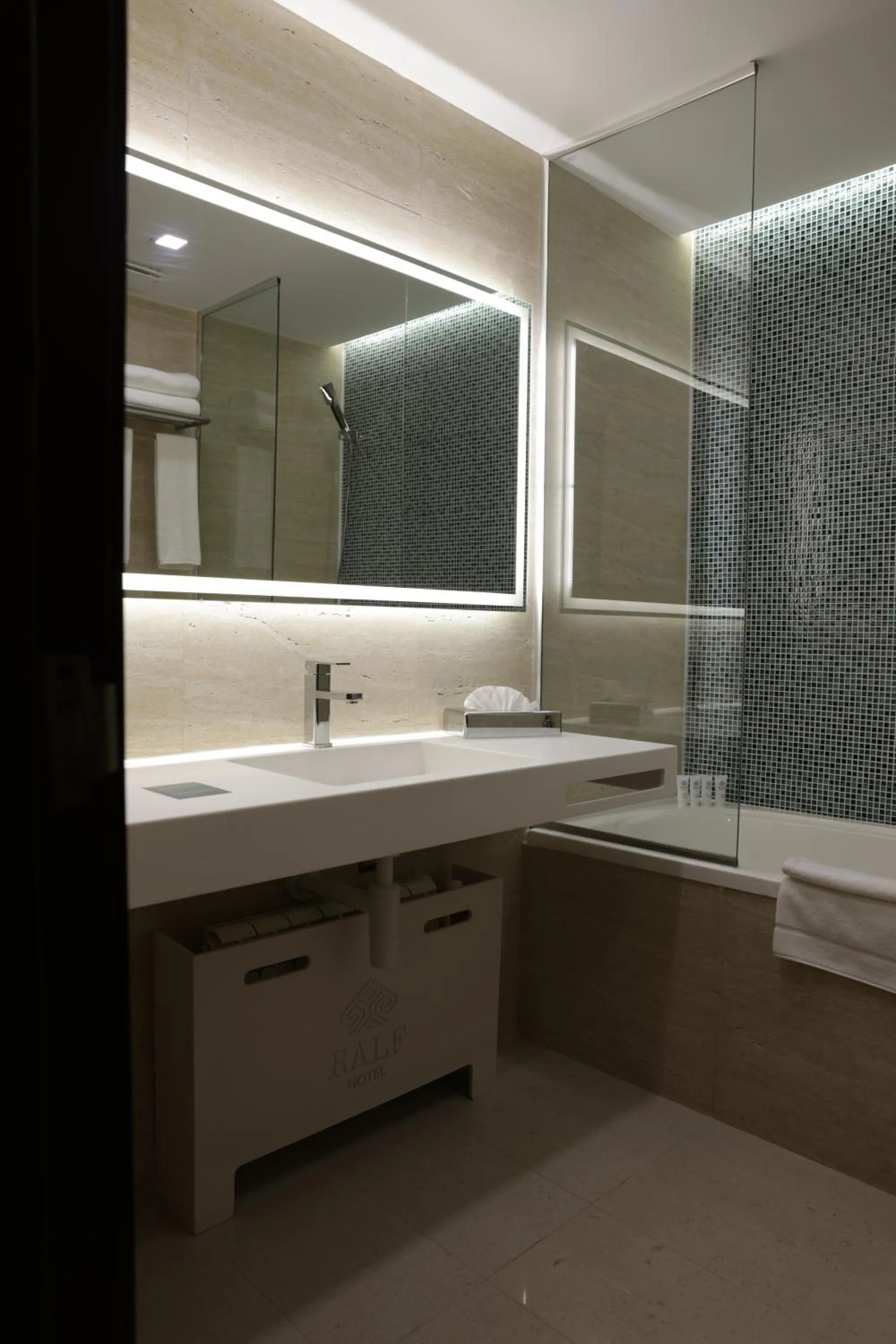 Bathroom in Hôtel RALF