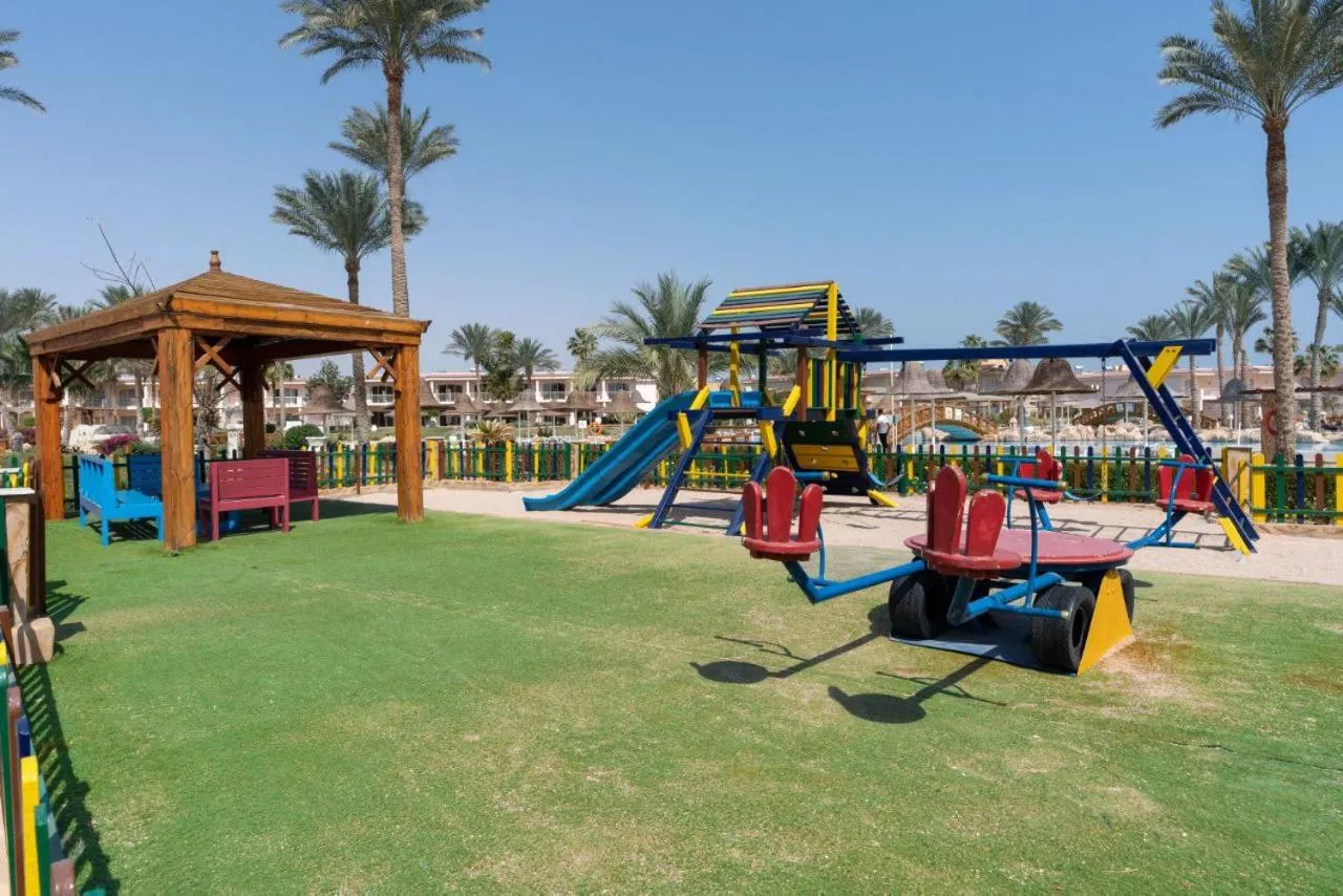 Garden, Children's Play Area in Parrotel Beach Resorts