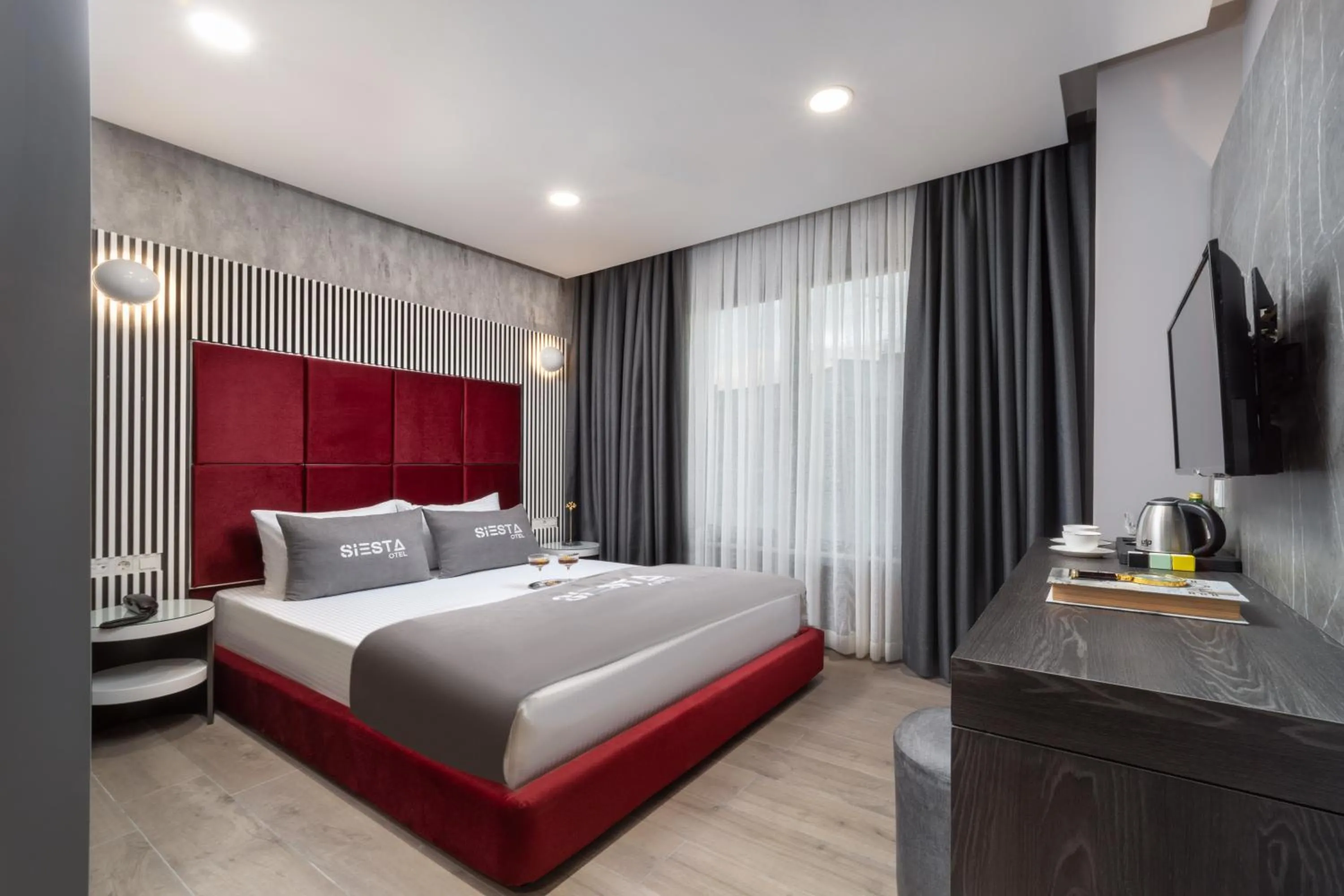 Photo of the whole room, Bed in Siesta Hotel Bakırköy