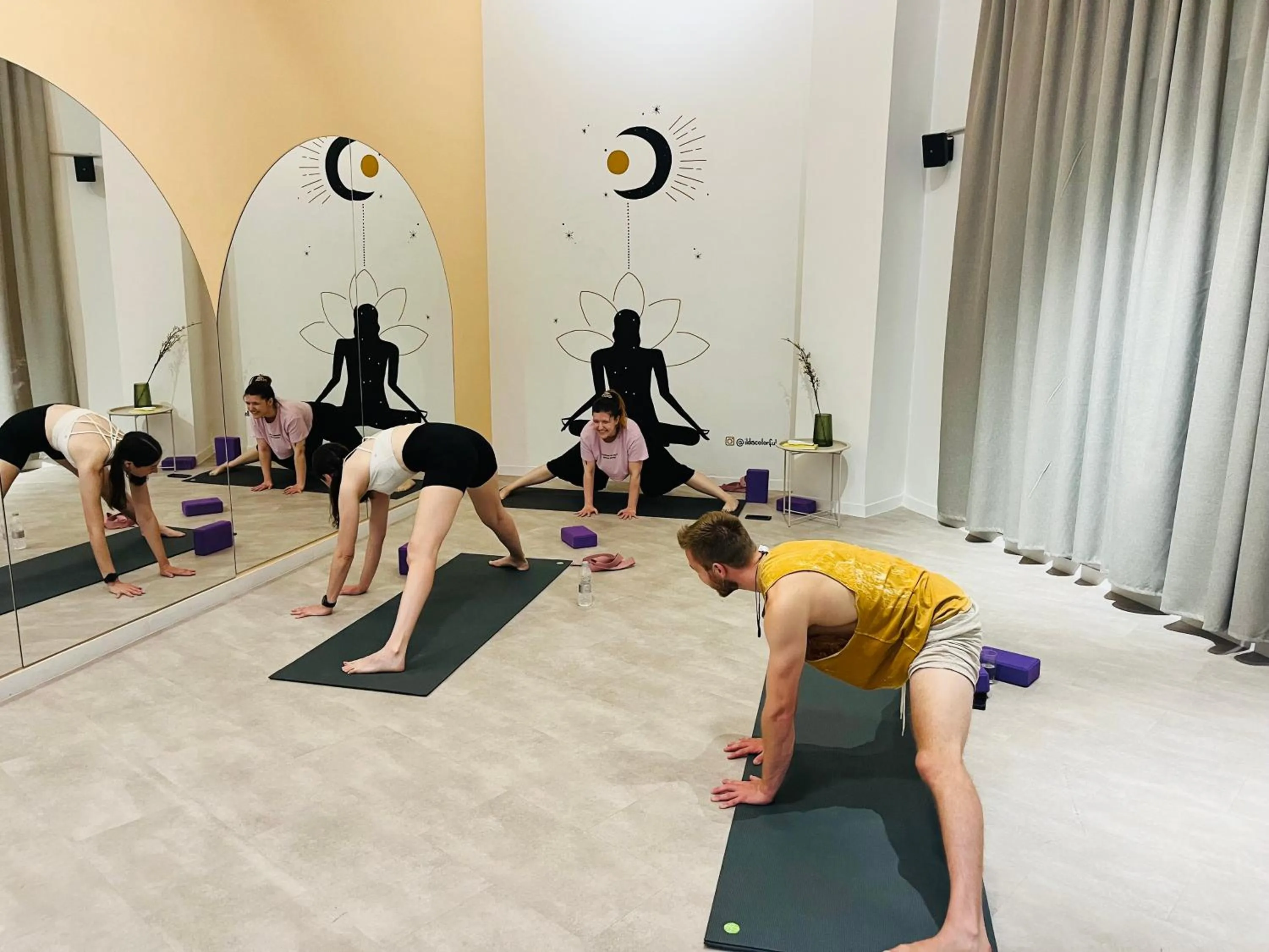 Entertainment in Athens Hawks Urban