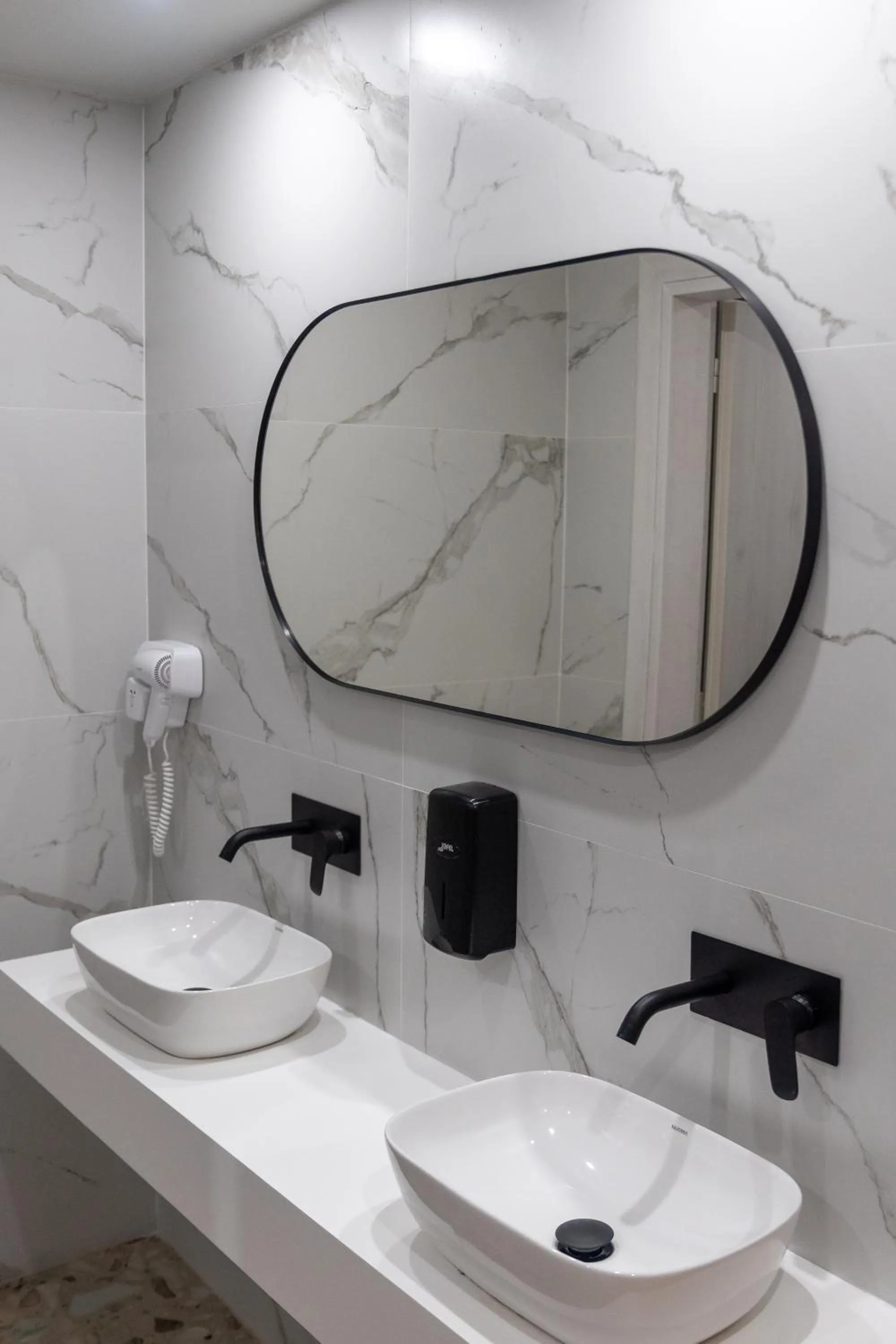 Bathroom in Athens Hawks Urban