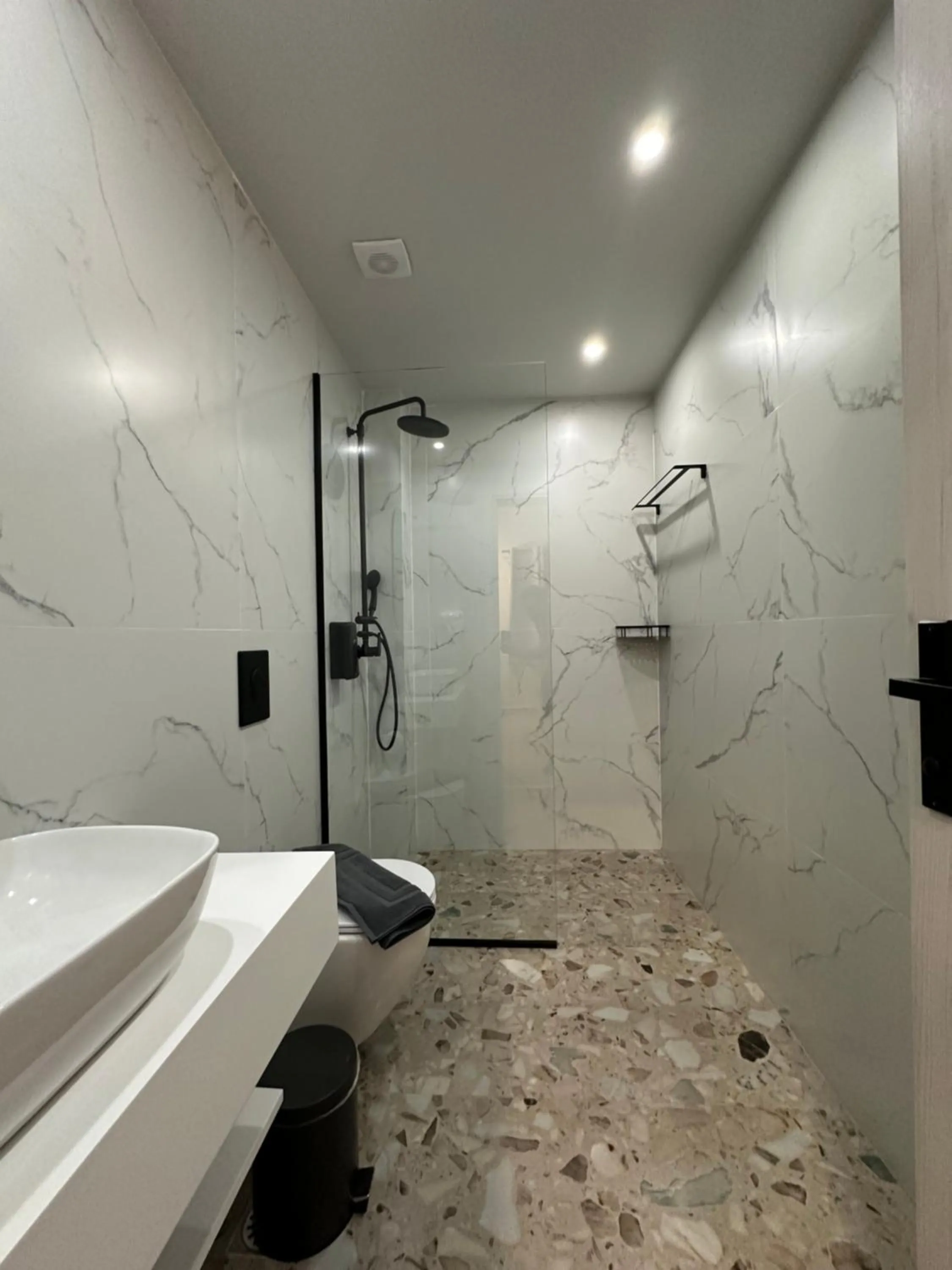 Shower in Athens Hawks Urban