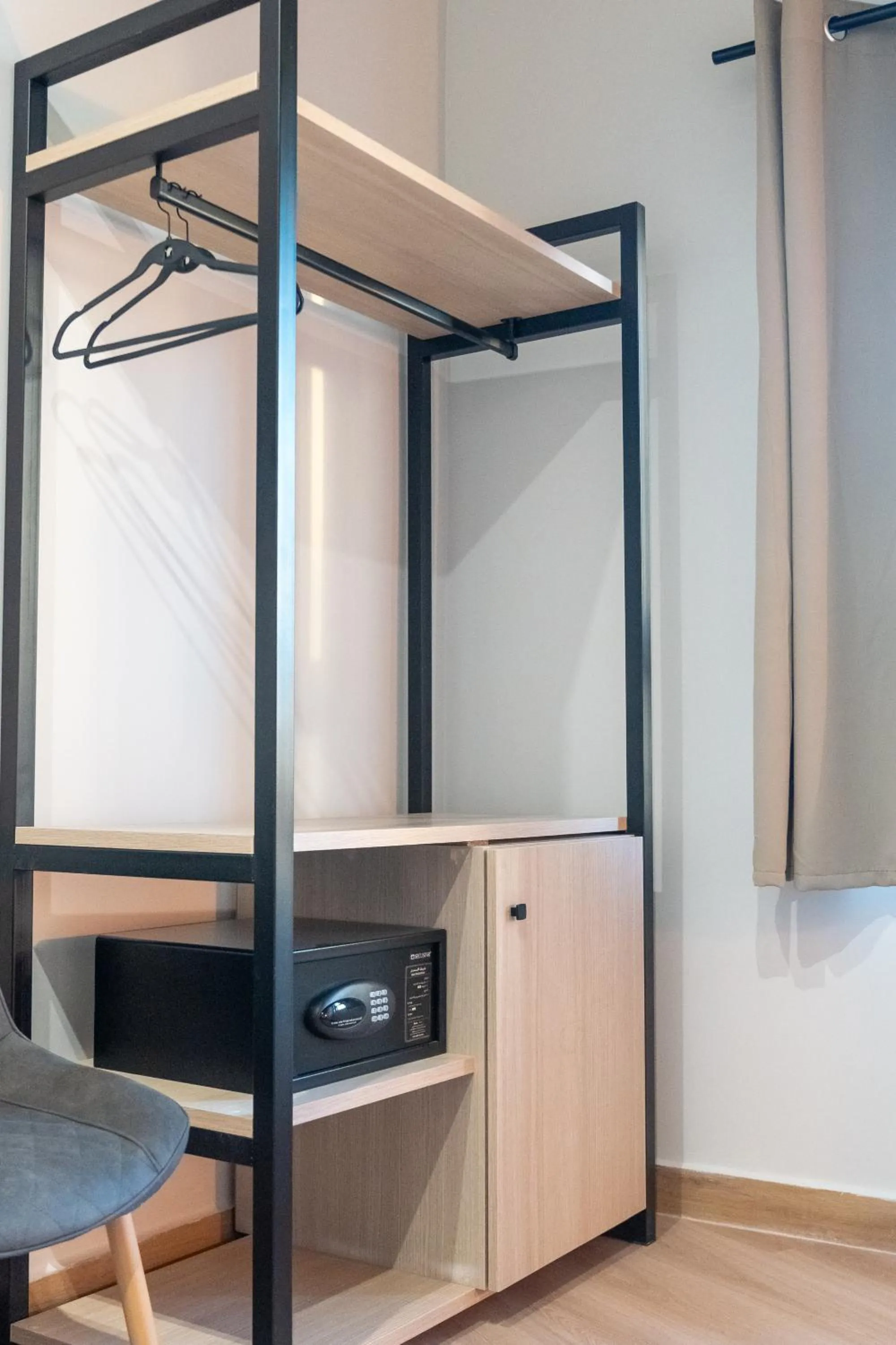 minibar in Athens Hawks Urban