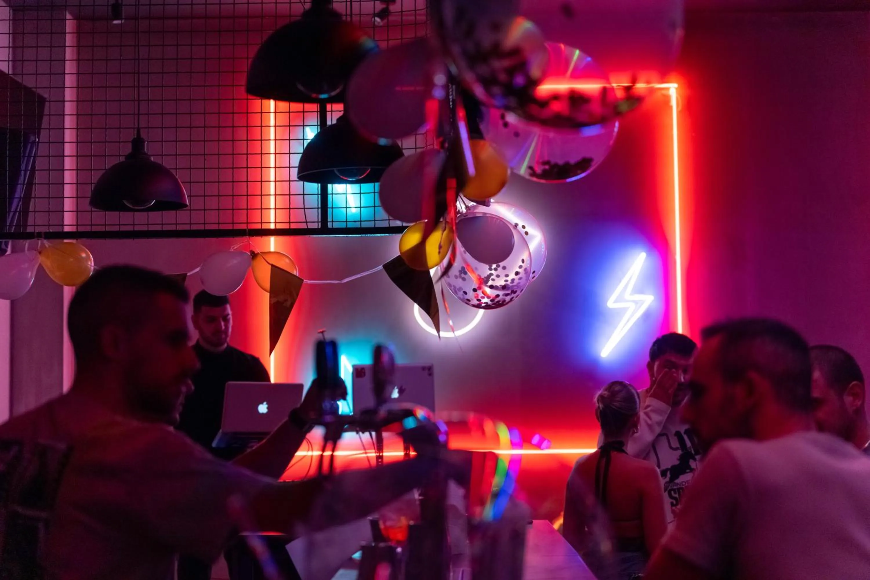 Nightclub / DJ in Athens Hawks Urban