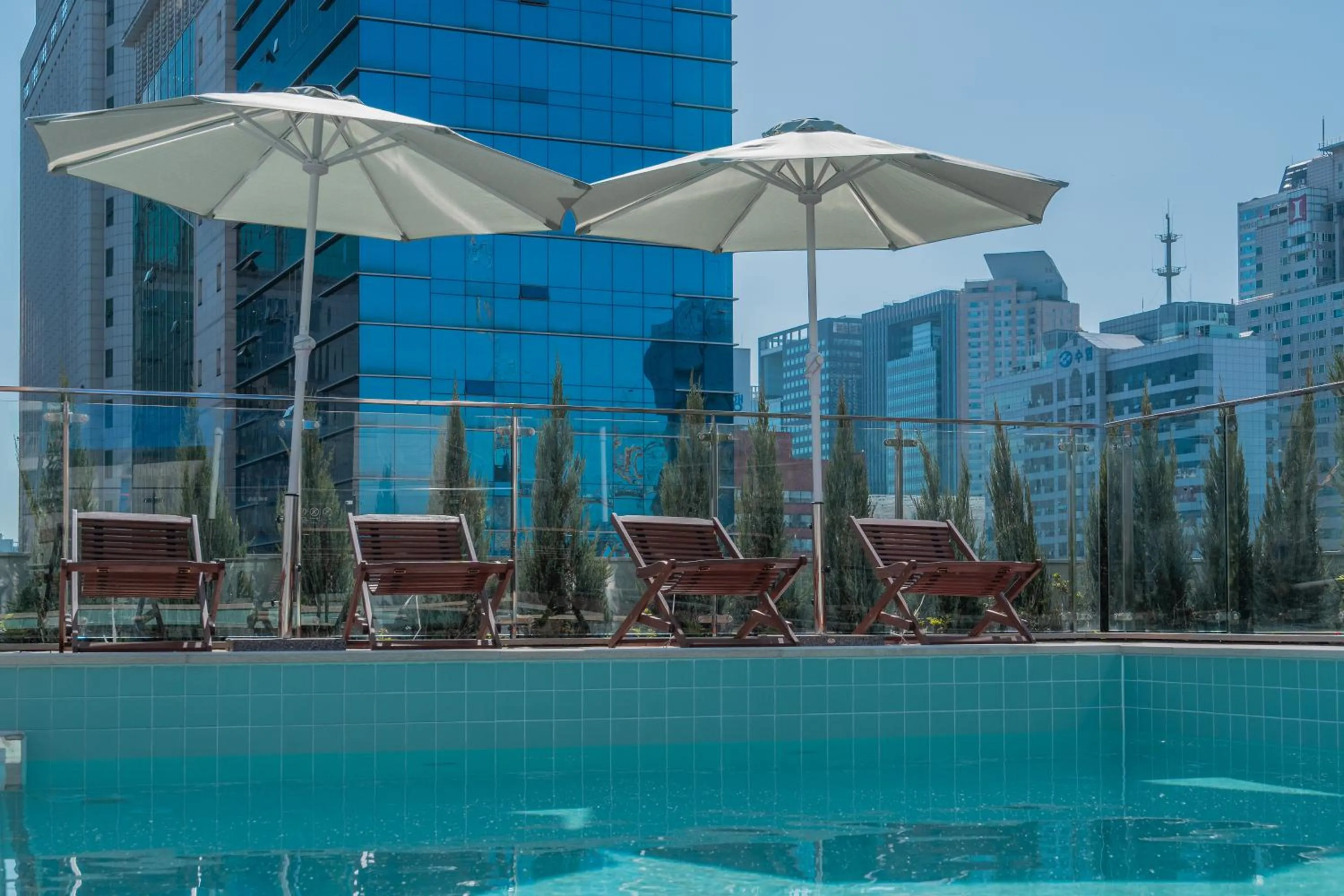 Swimming pool in Jamsil Orosie Tourist Hotel