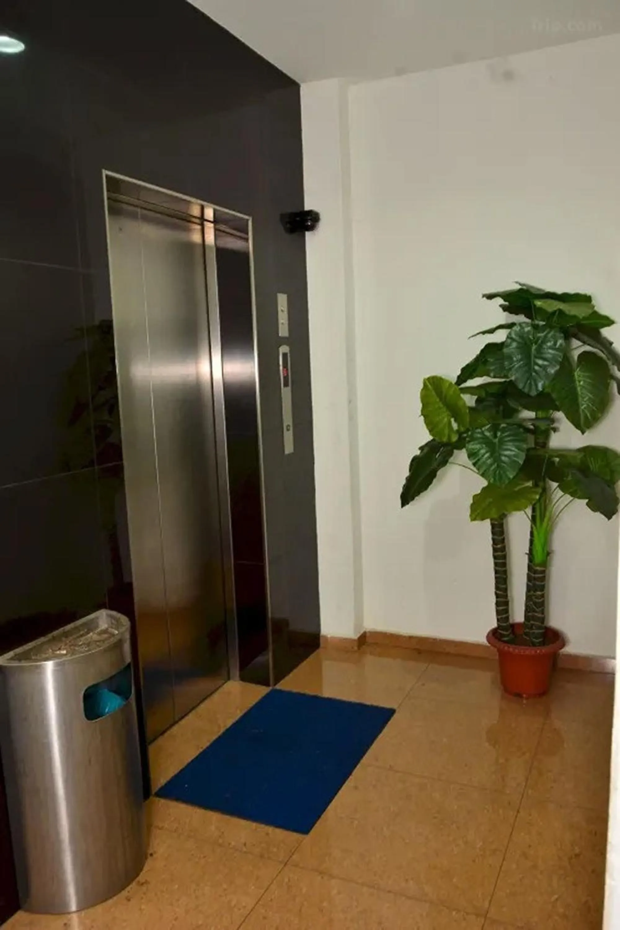 elevator in Hotel Alam Indi