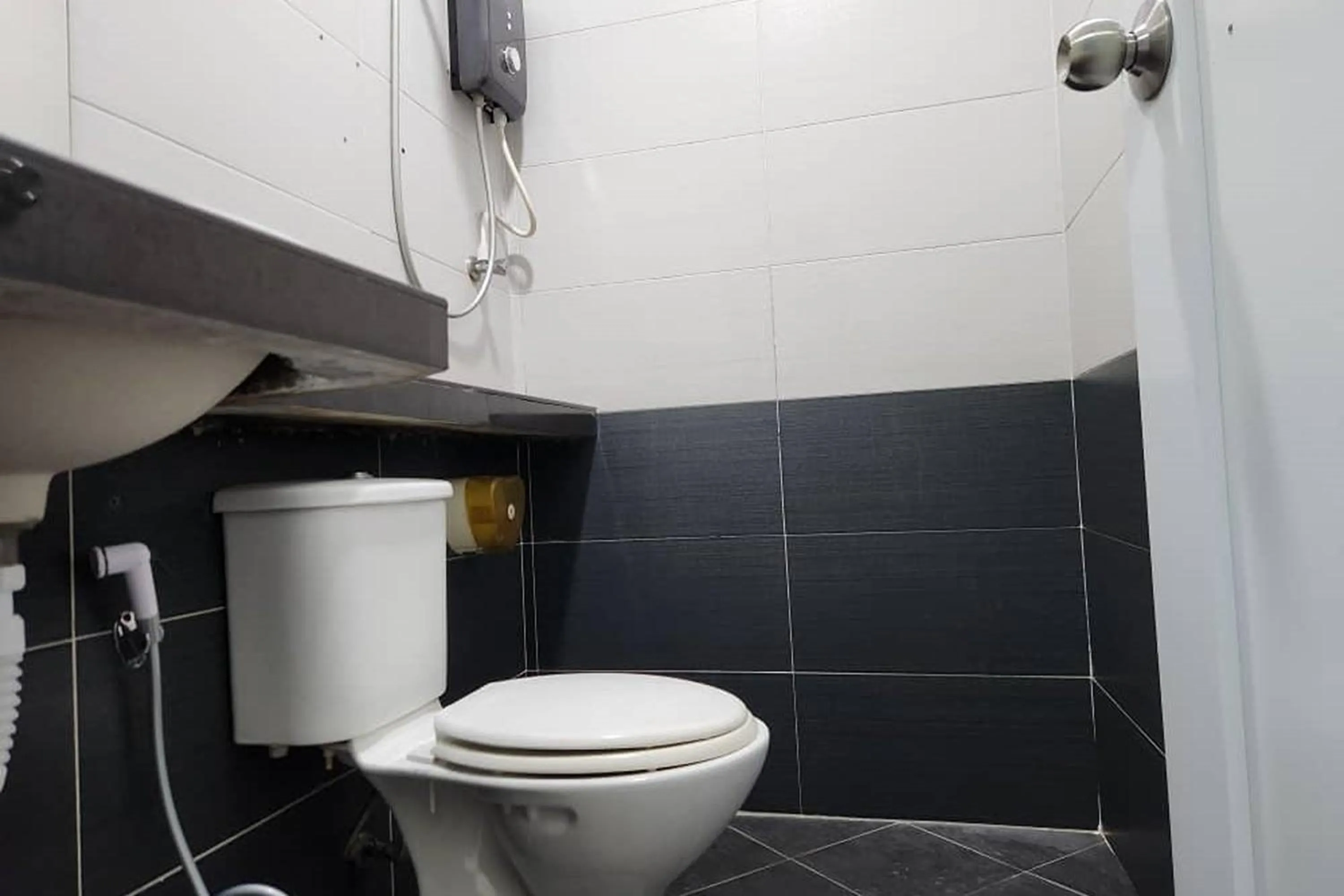 Toilet in Hotel Alam Indi