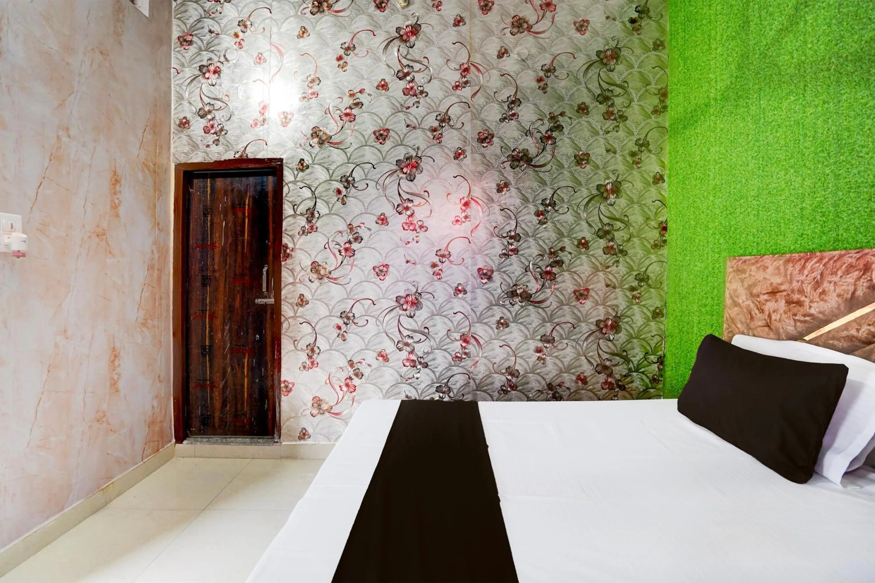 Bedroom, Bed in SPOT ON PARKS HOTEL