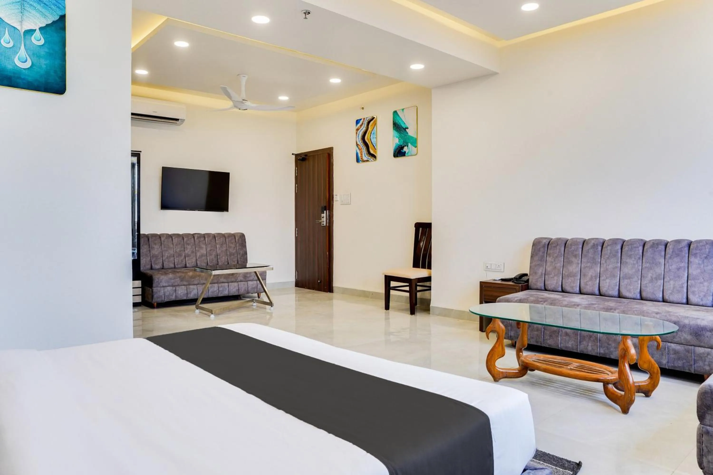 Bedroom, Bed in Super Collection O Panchvati Regency