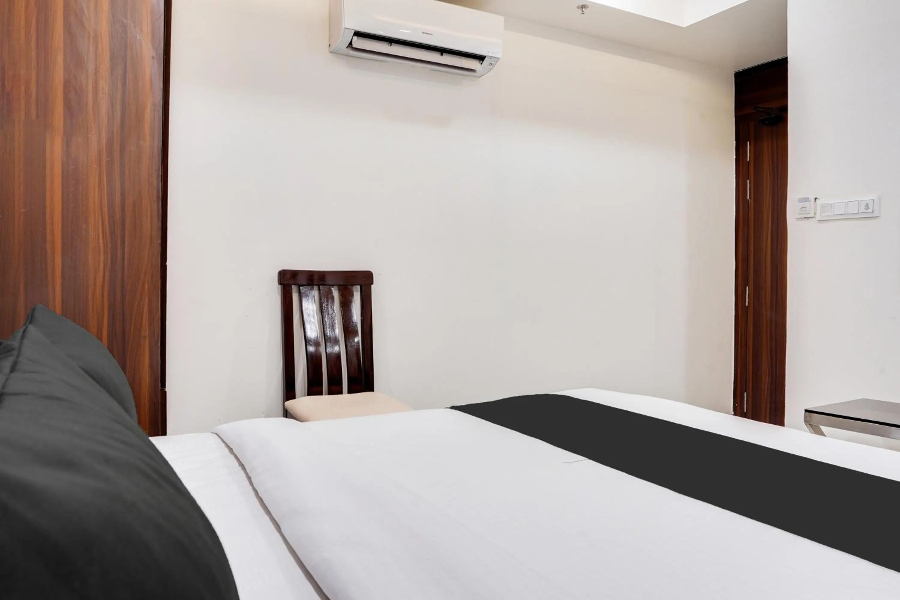 Bedroom, Bed in Super Collection O Panchvati Regency