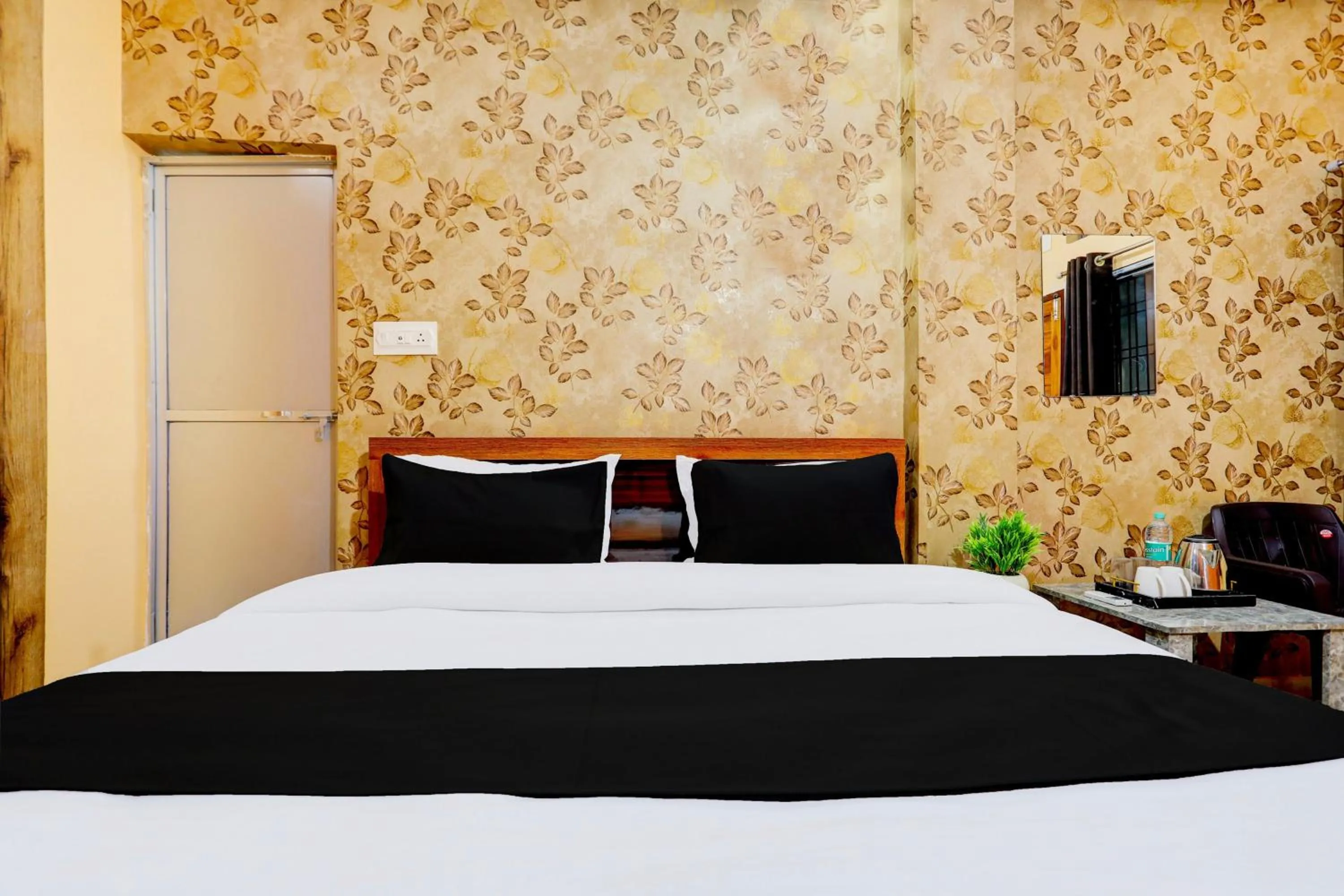 Bedroom, Bed in Hotel O Value