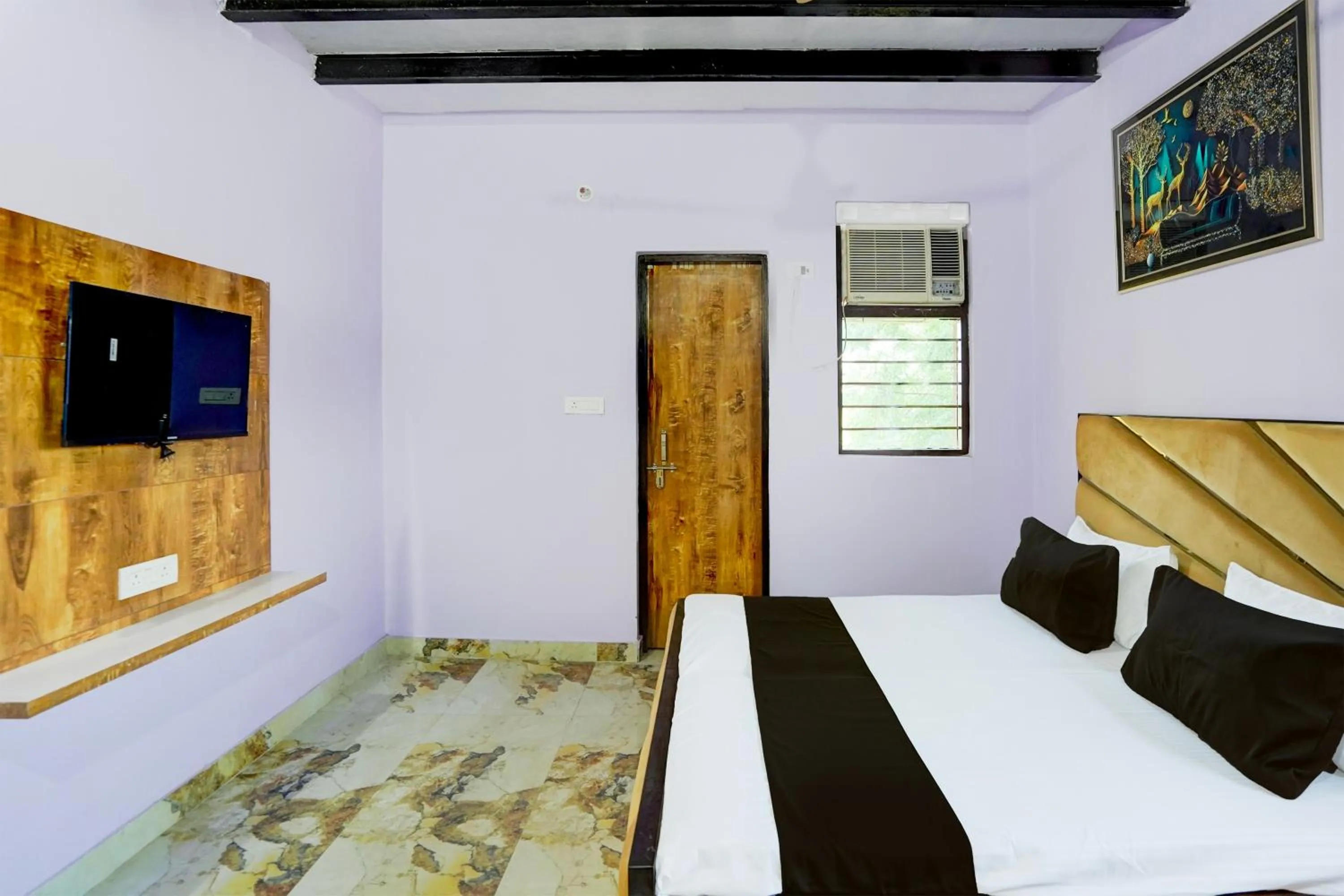 Facade/entrance, Bed in Hotel O YAMUNA RESORT