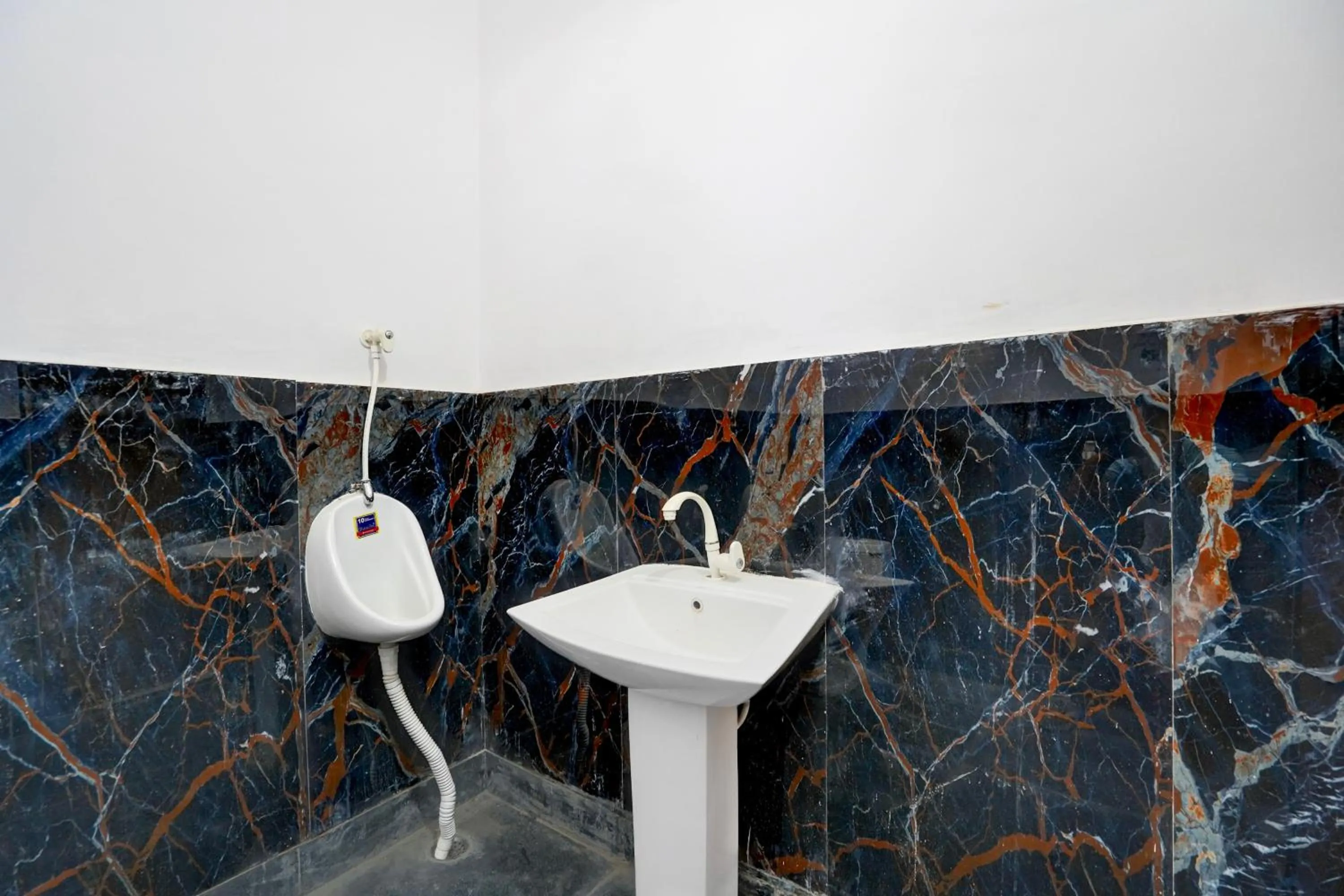 Bathroom in Hotel O YAMUNA RESORT