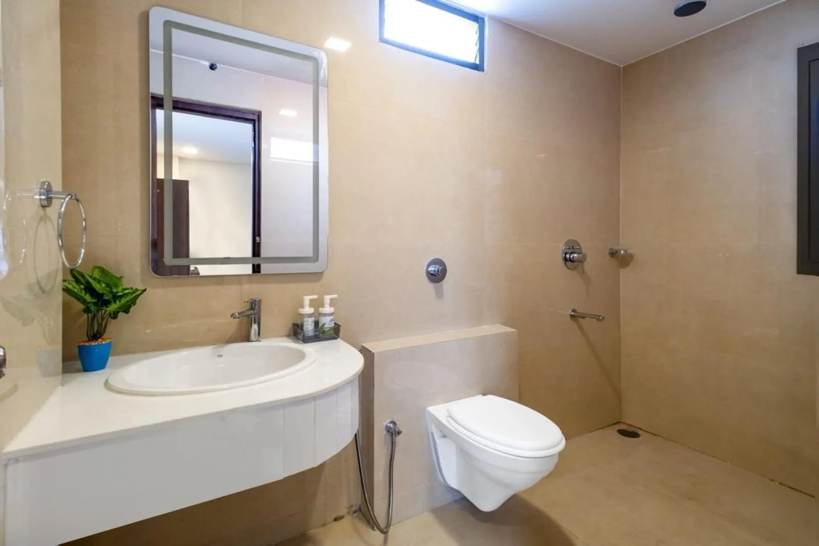 Bathroom in Collection O THE CAPITAL HOTEL