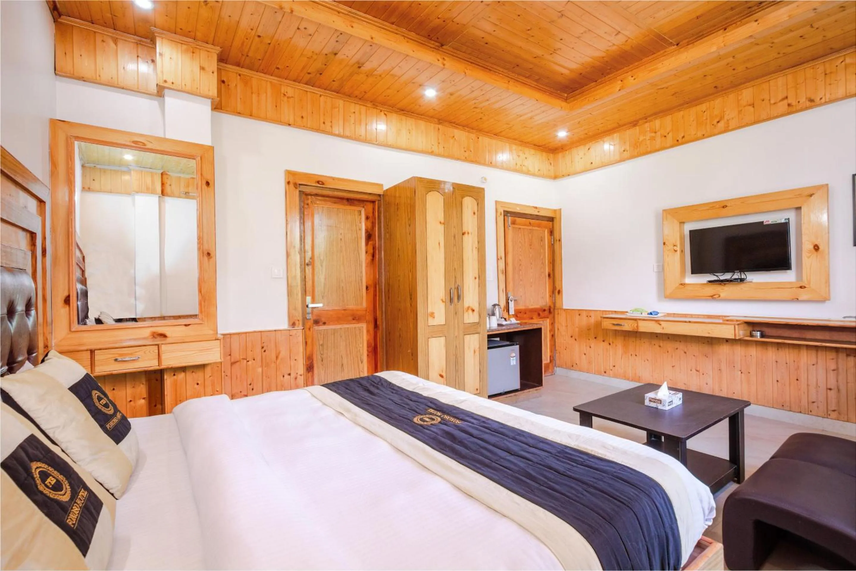 Bed in Hotel Cherry Manali