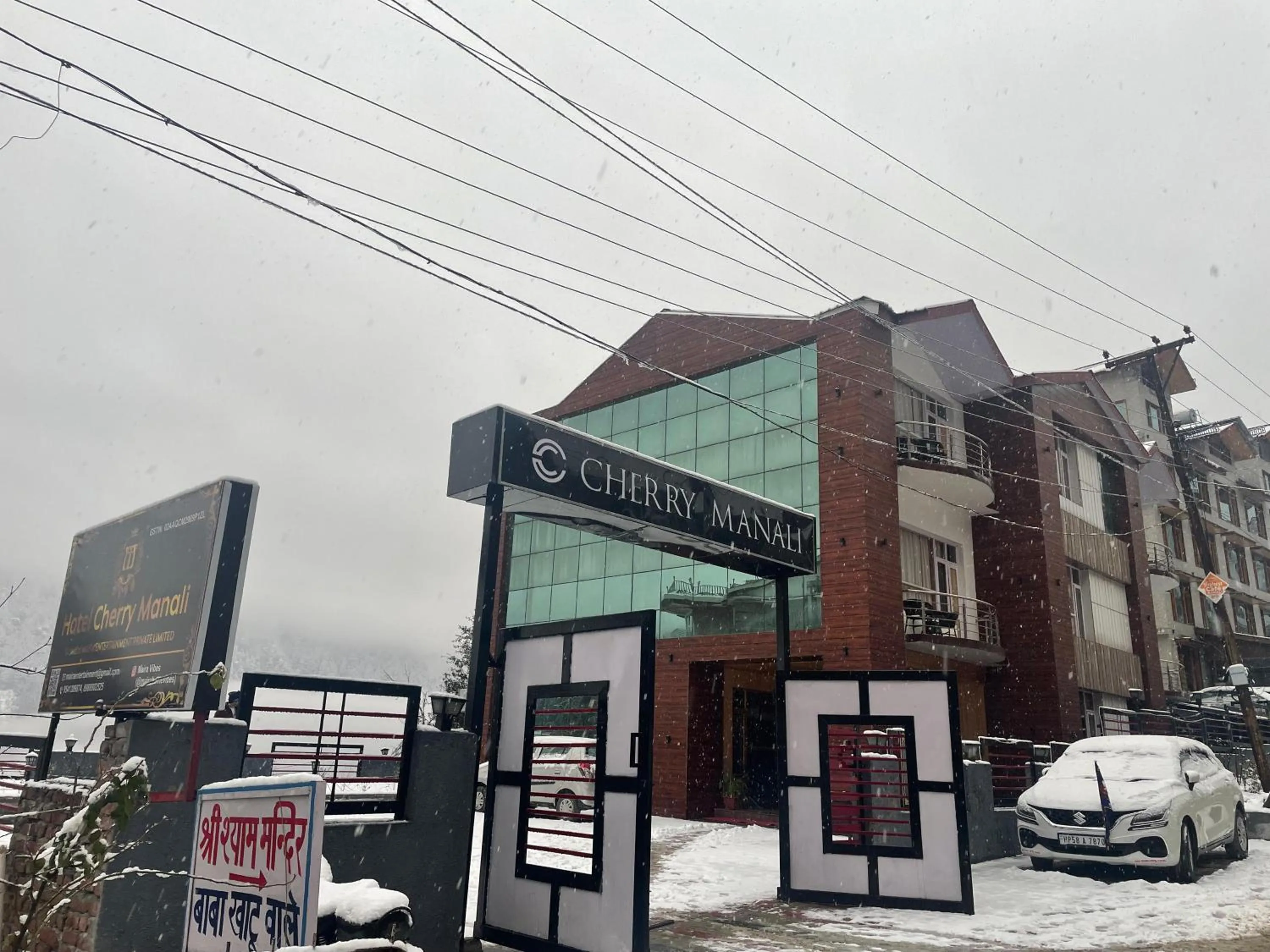 Property building in Hotel Cherry Manali