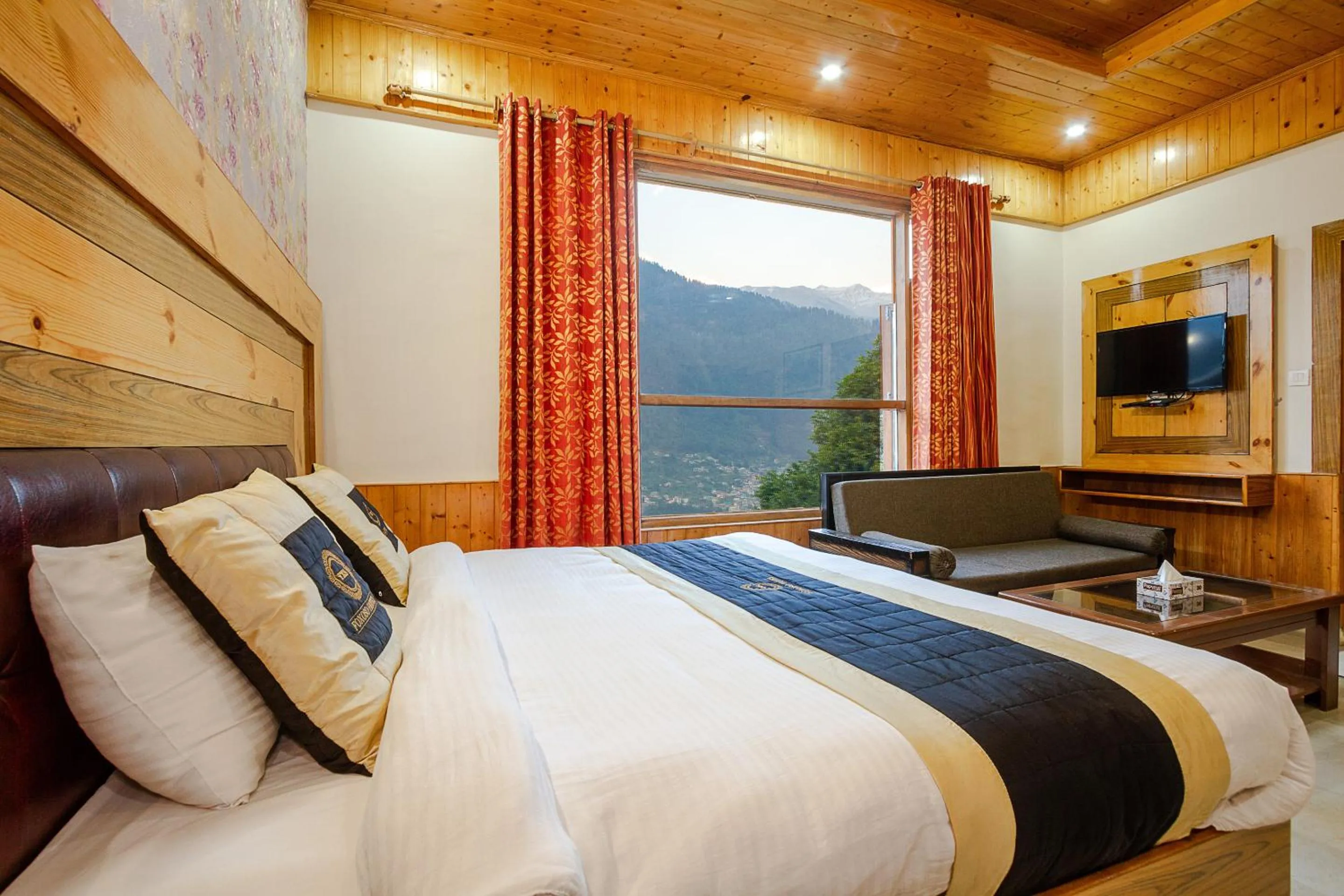 Bed in Hotel Cherry Manali