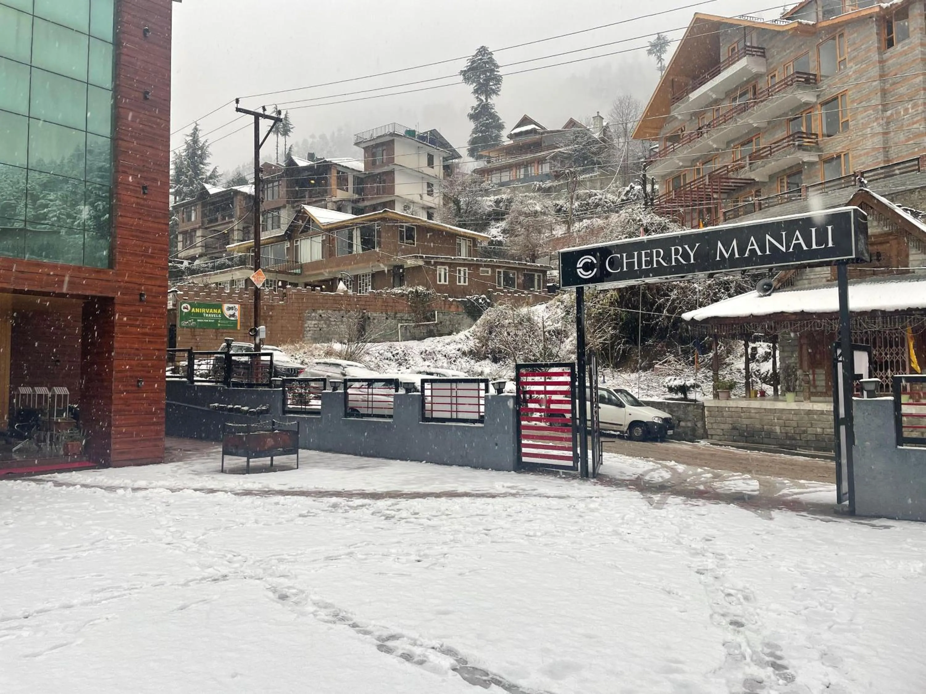 Facade/entrance in Hotel Cherry Manali
