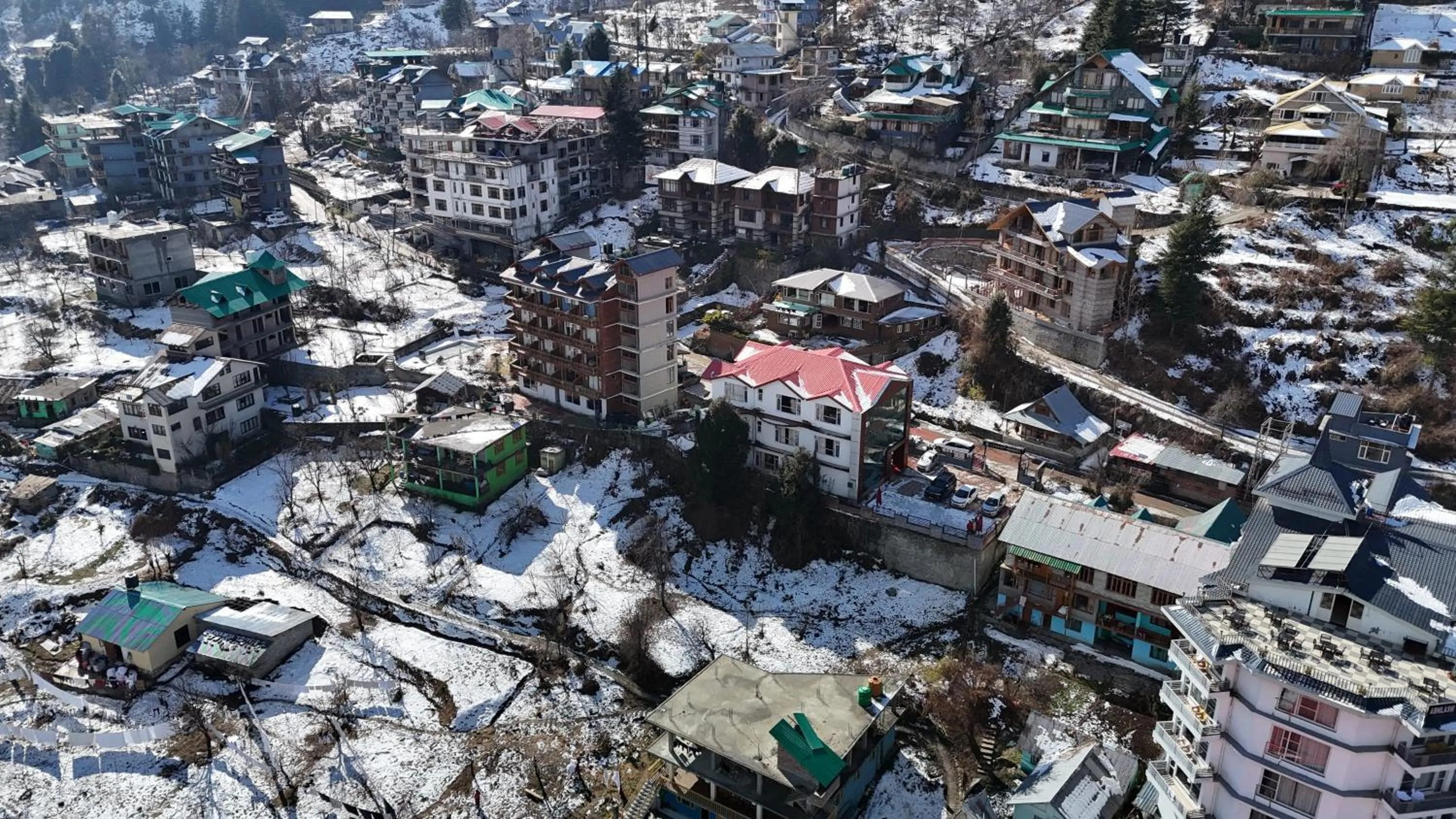 Property building in Hotel Cherry Manali