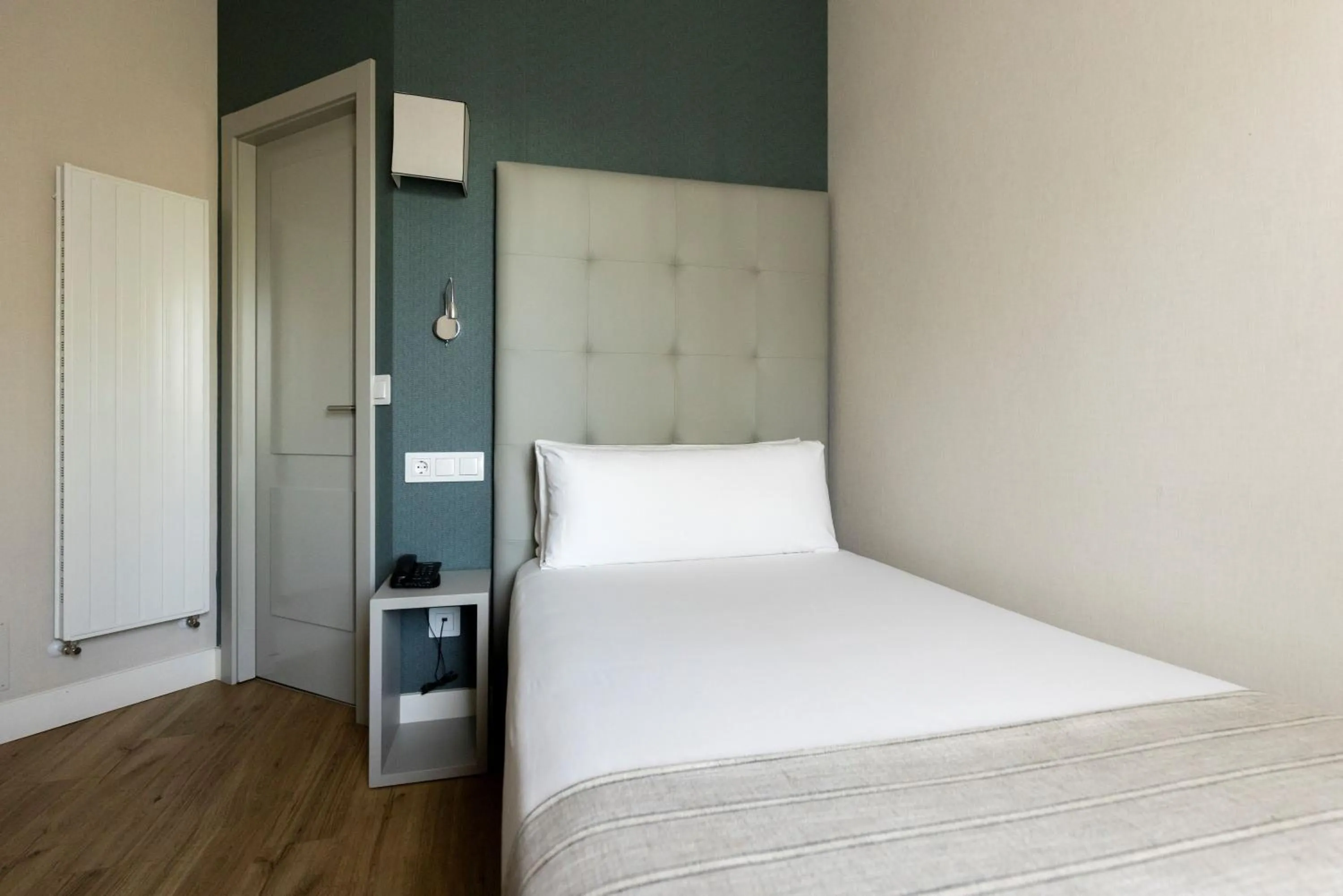 Bedroom, Bed in Hotel PAX Torrelodones