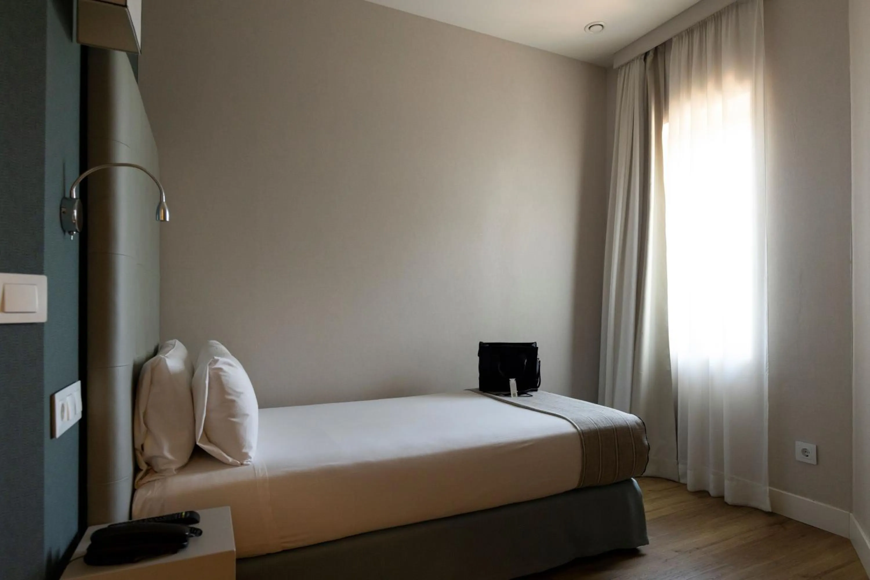 Bedroom, Bed in Hotel PAX Torrelodones