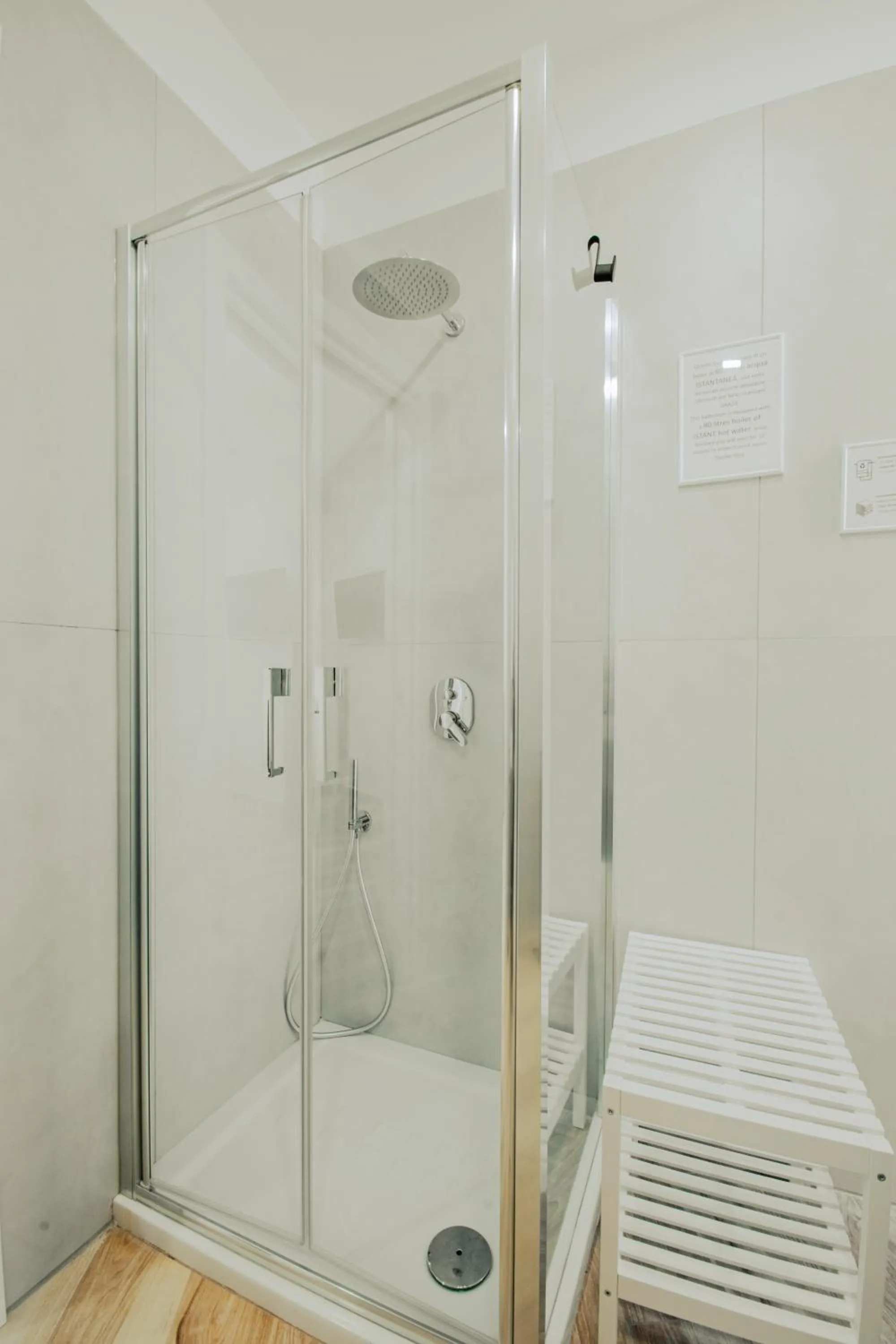 Shower in B&B Lara's Home by I Borbone