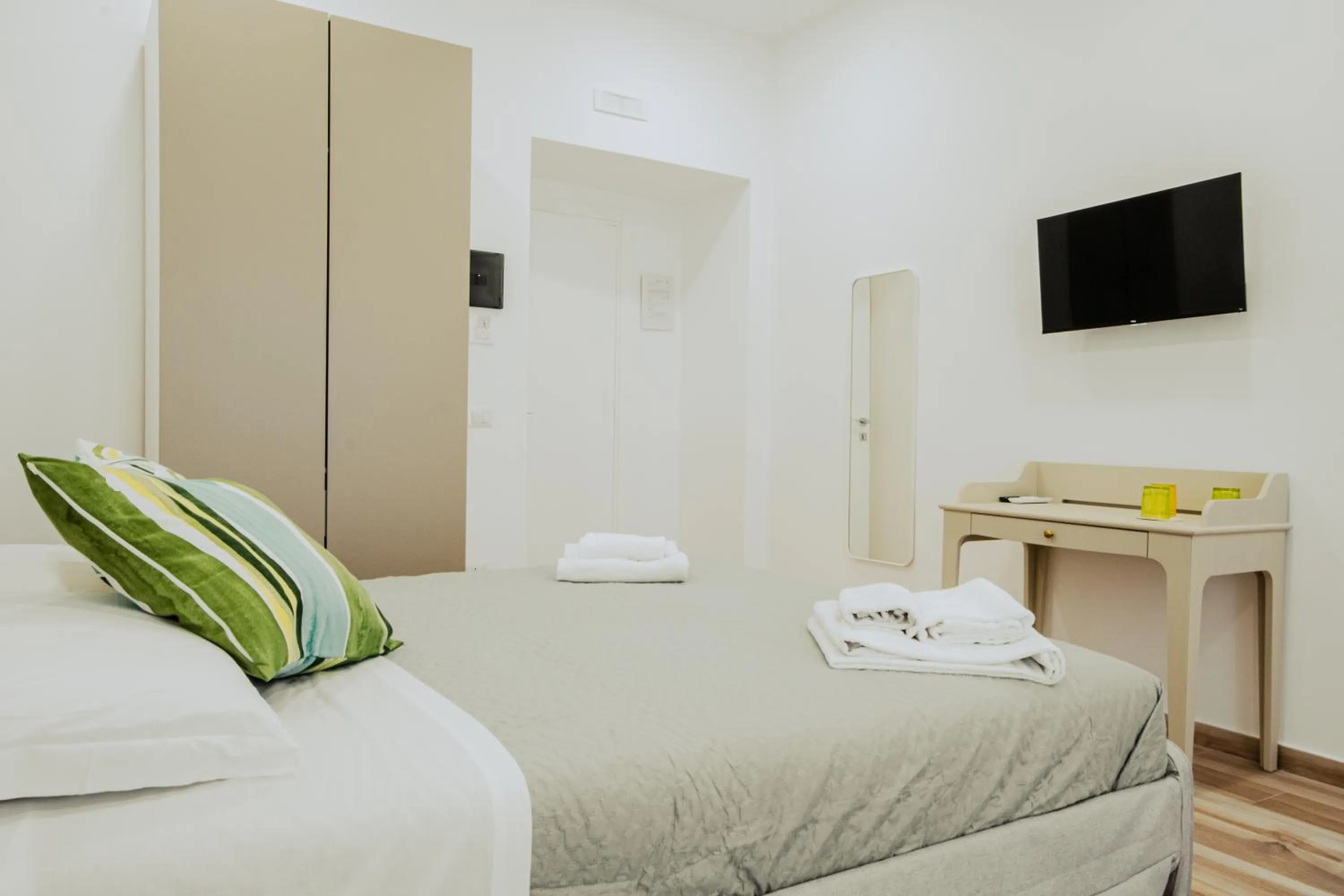 Photo of the whole room, Bed in B&B Lara's Home by I Borbone