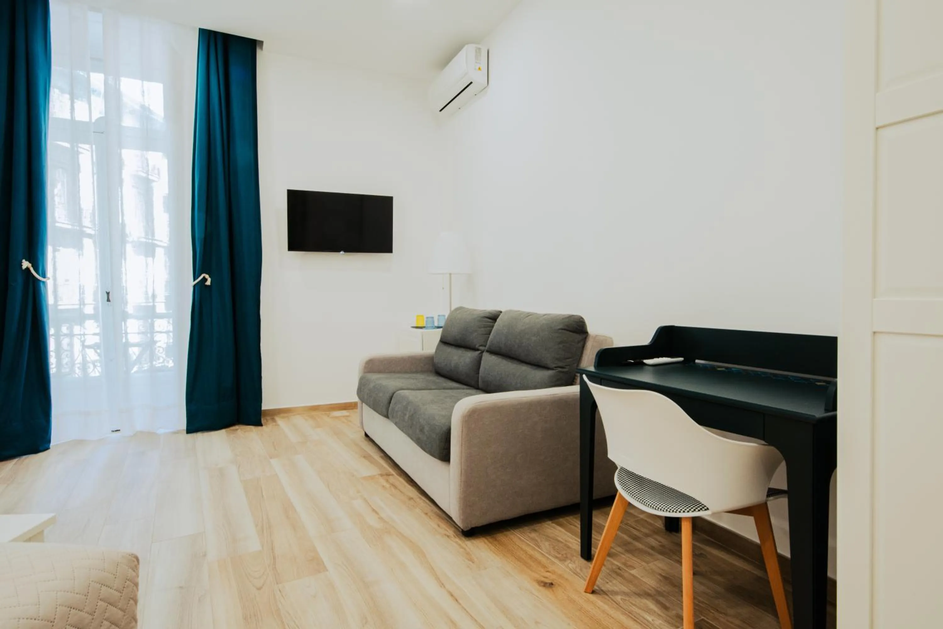 TV and multimedia in B&B Lara's Home by I Borbone