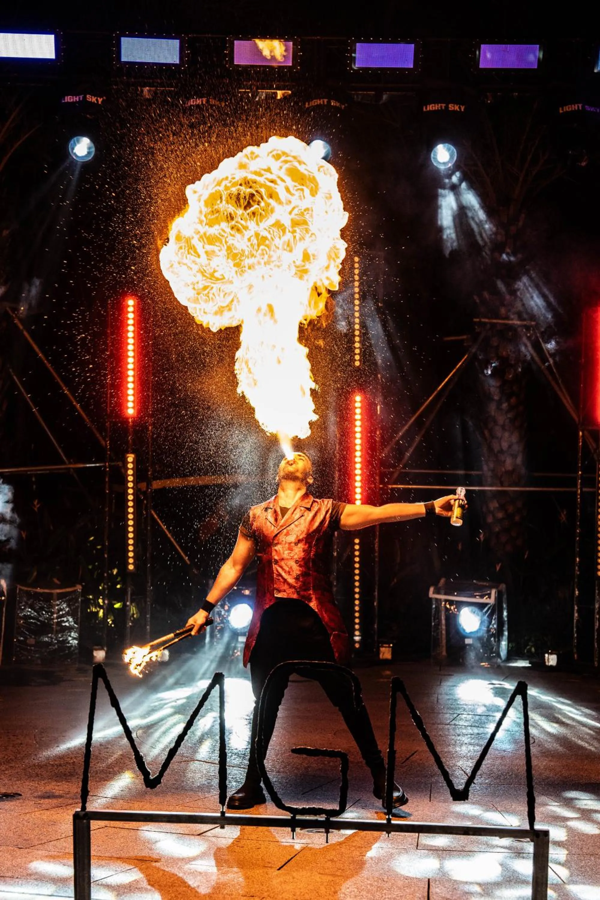 Evening entertainment in MGM Shenzhen