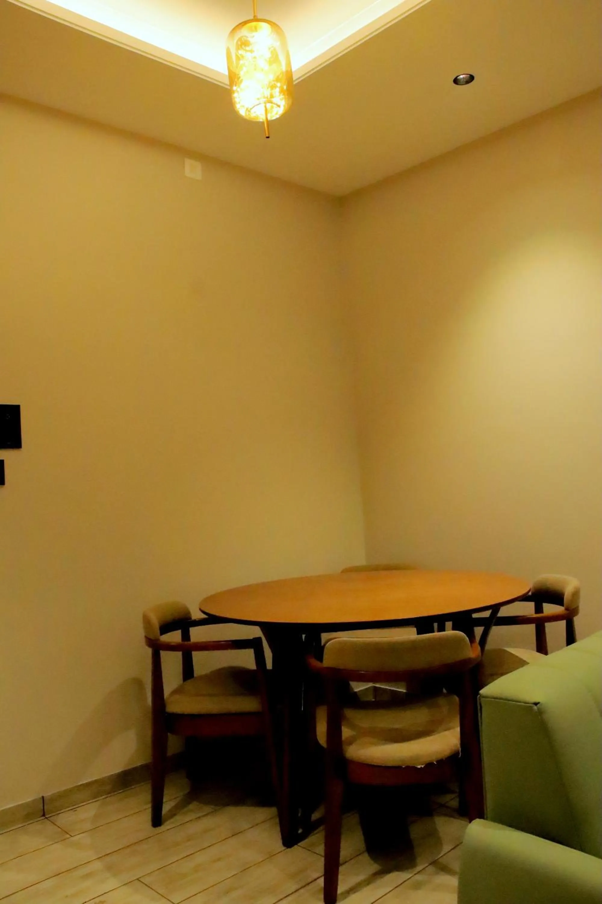 Living room in Hotel Statusinn, Ichalkaranji