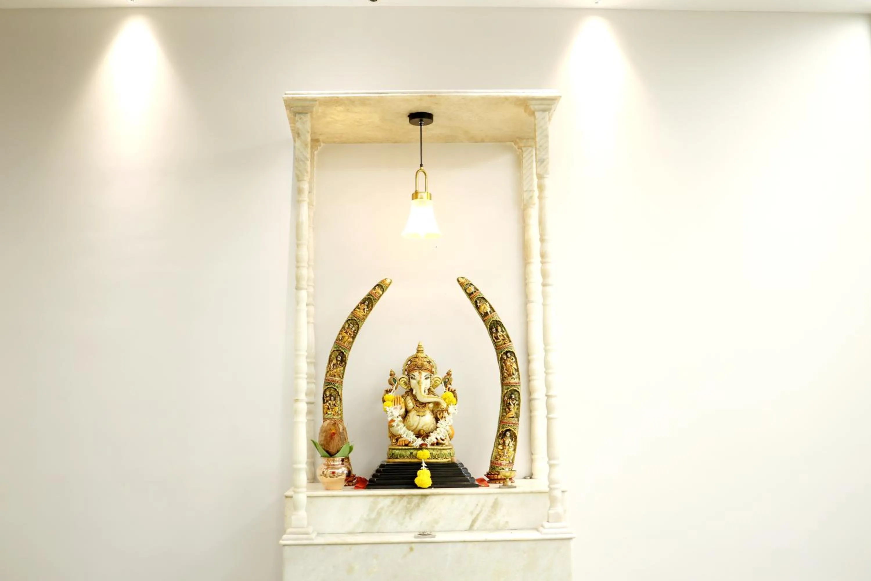 Decorative detail in Hotel Statusinn, Ichalkaranji