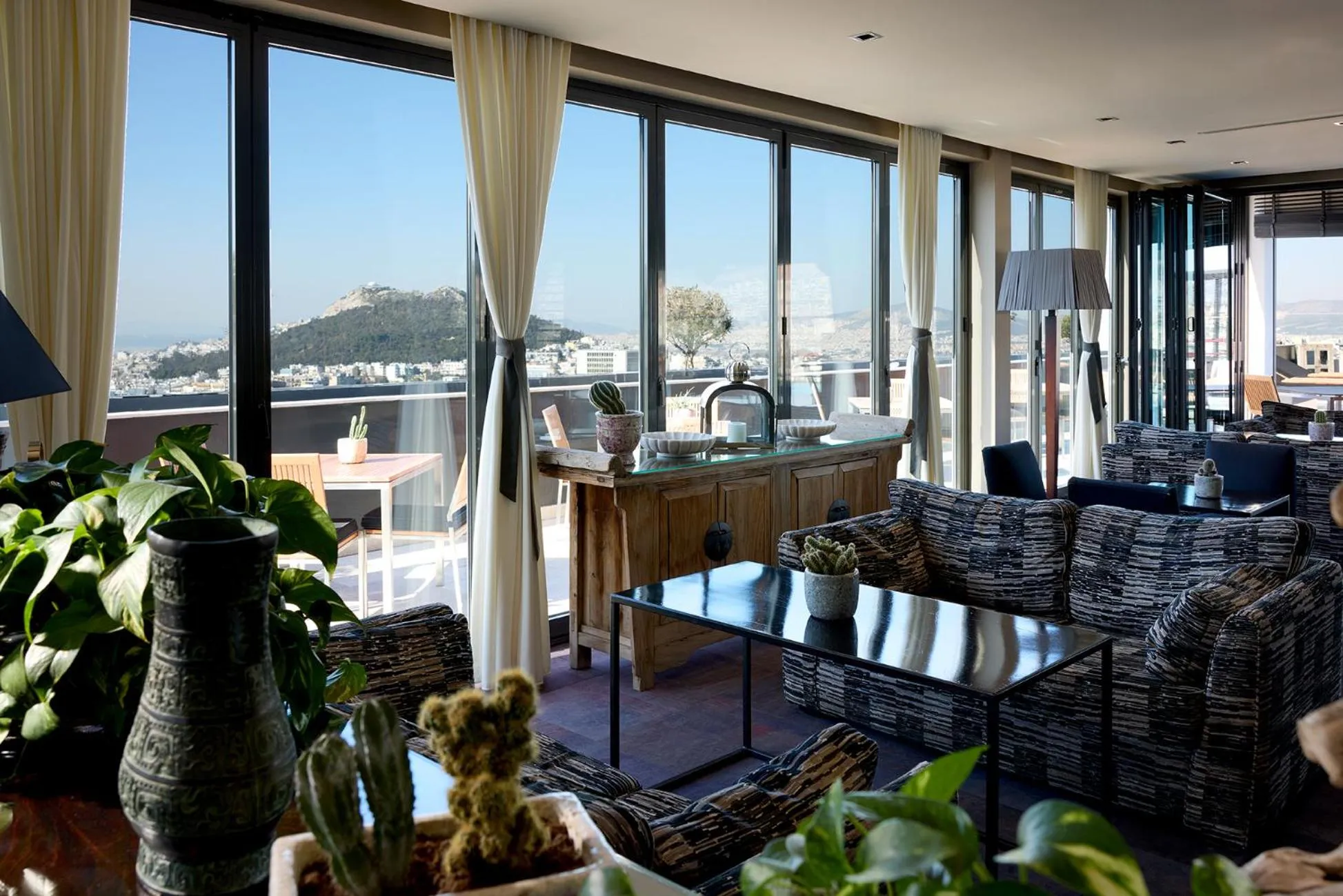 Restaurant/places to eat in President Hotel Athens