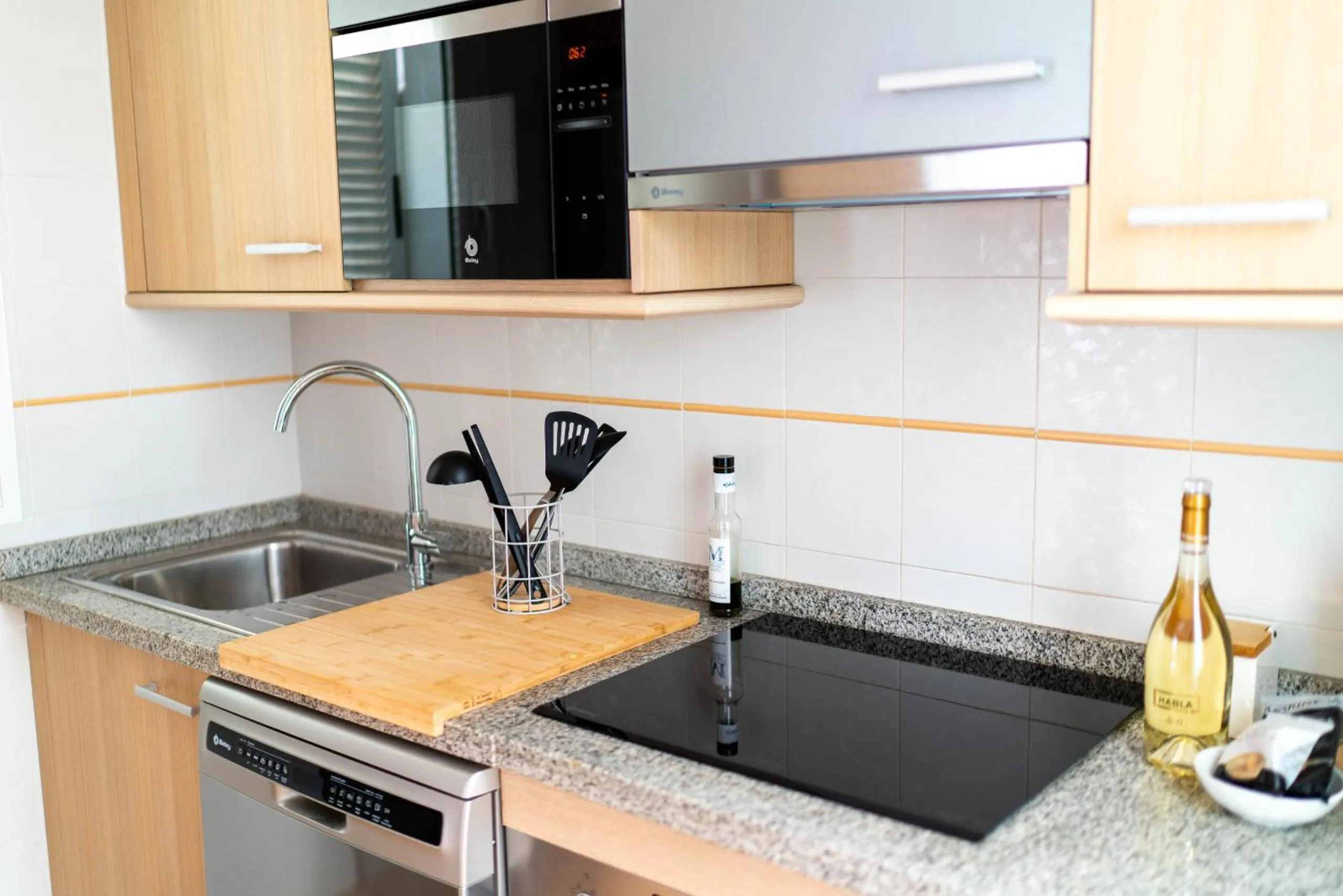 Kitchen or kitchenette in AlmeriaSuite Mojacar Breeze Apartments