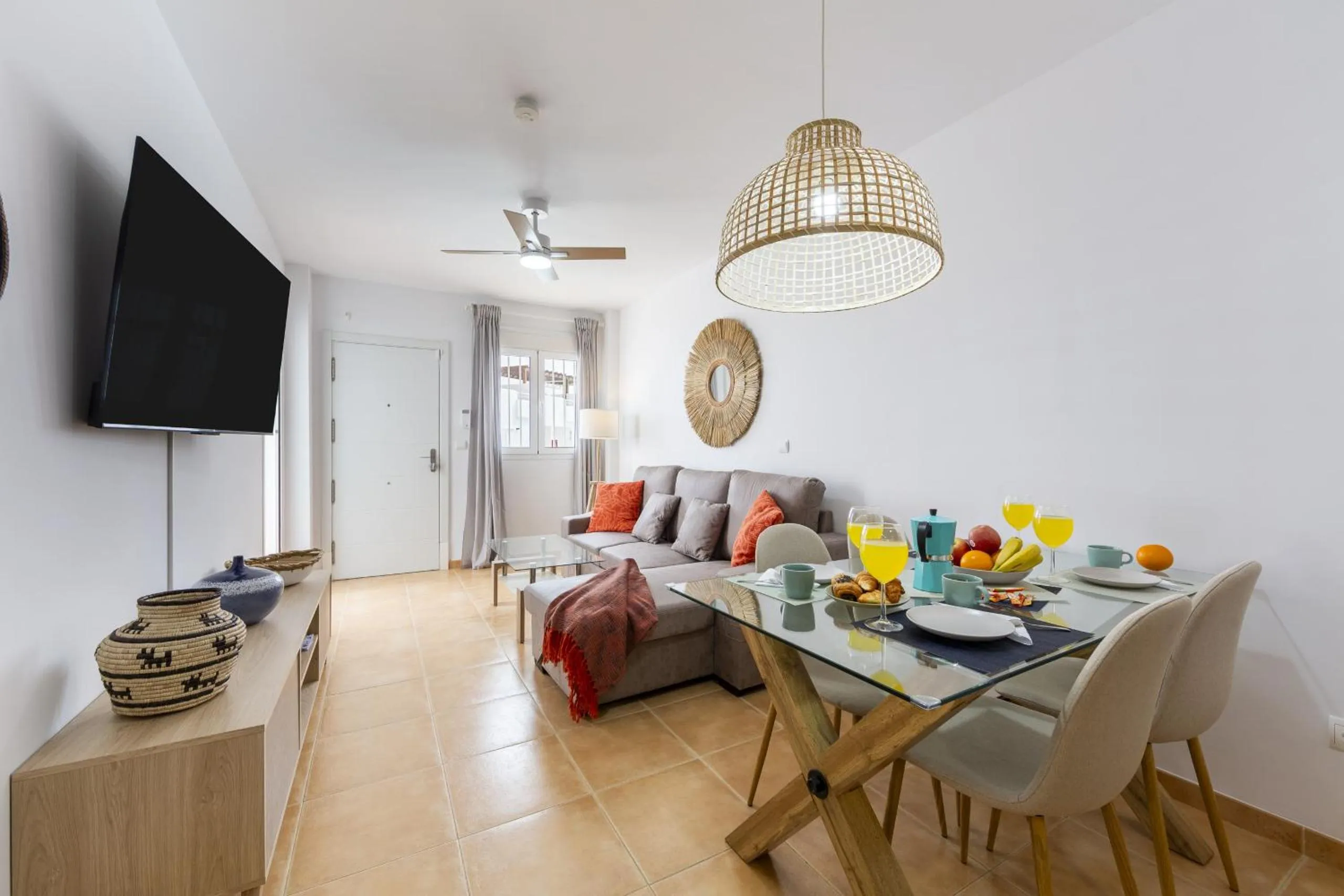 TV and multimedia in AlmeriaSuite Mojacar Breeze Apartments