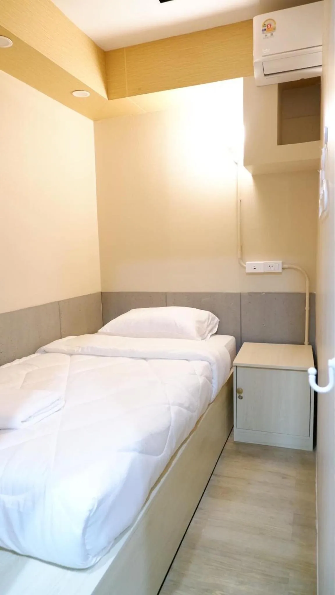 Bed in Shi-ro-i Poshtel