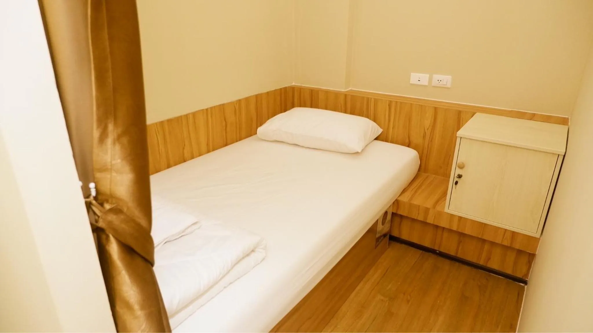 Bed in Shi-ro-i Poshtel