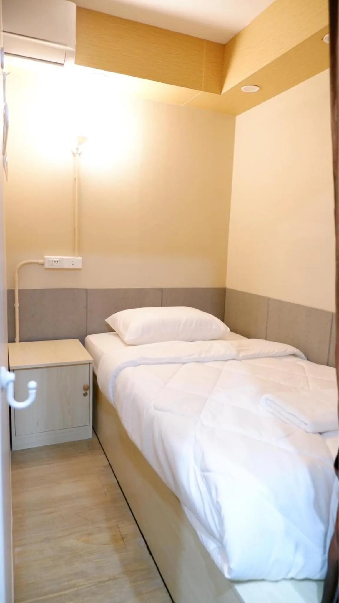 Bed in Shi-ro-i Poshtel