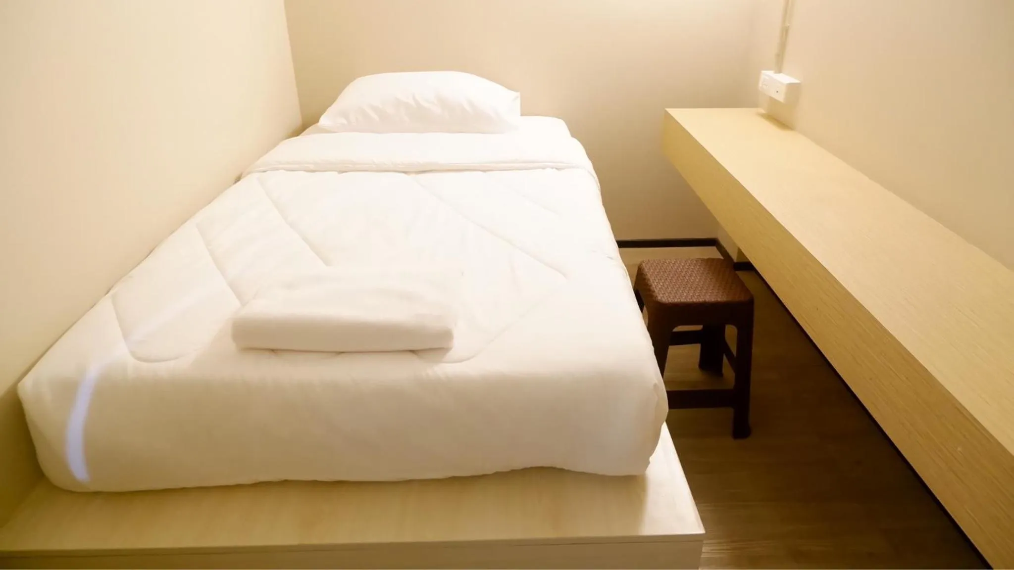 Bed in Shi-ro-i Poshtel