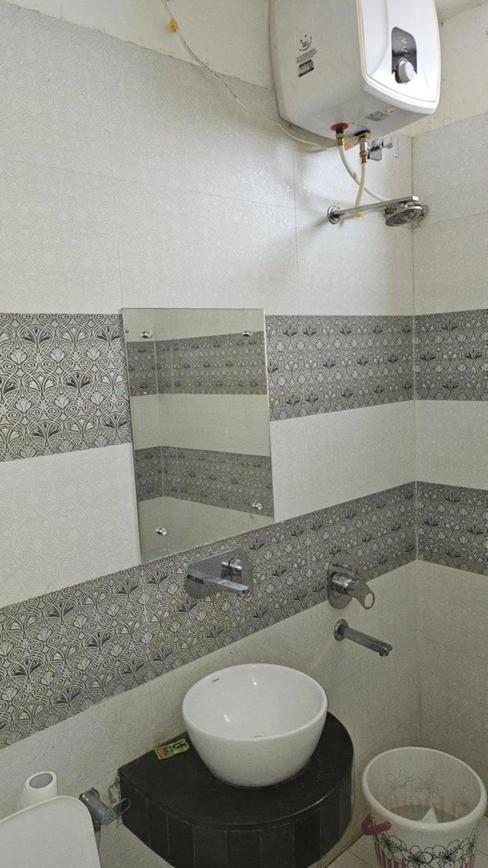 Bathroom in Jhansi Castle Inn