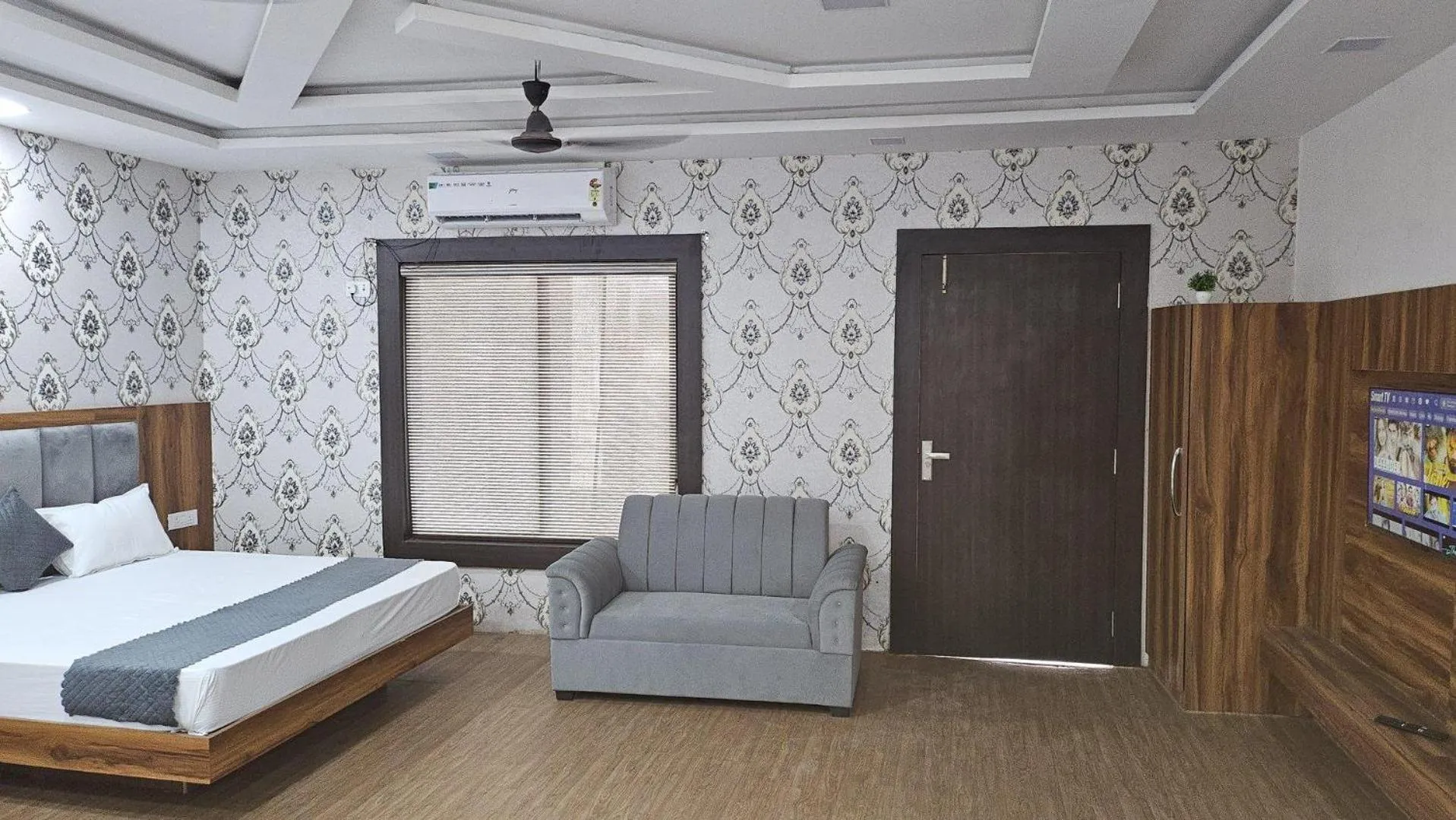 Bed in Jhansi Castle Inn