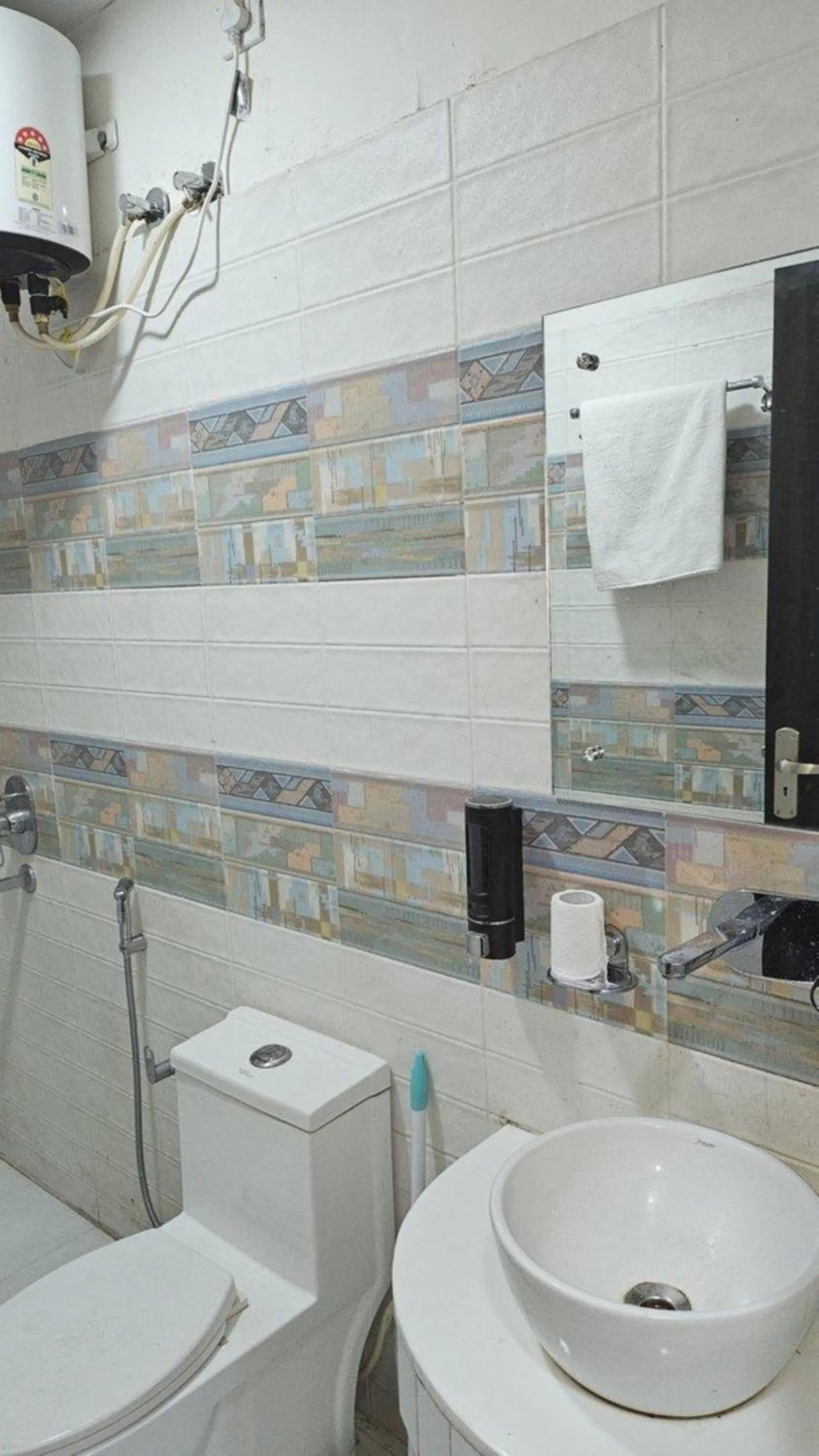 Bathroom in Jhansi Castle Inn