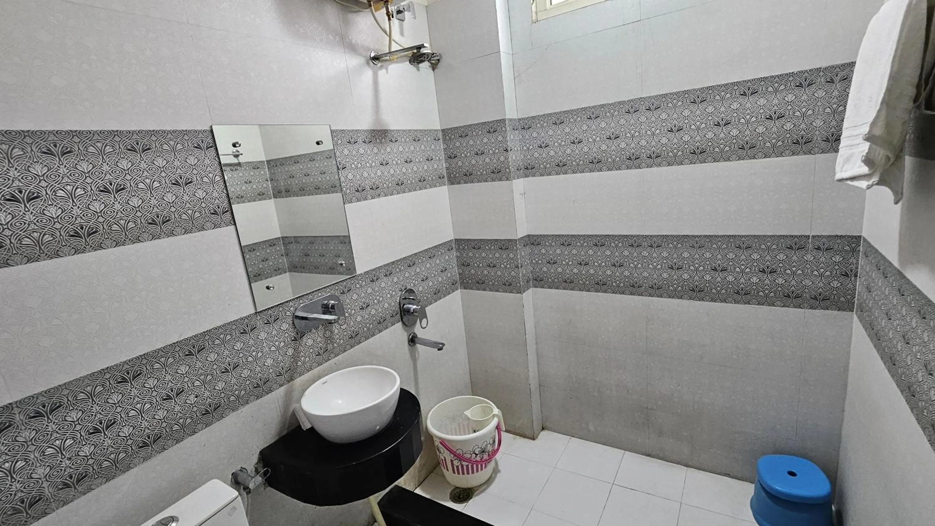 Bathroom in Jhansi Castle Inn